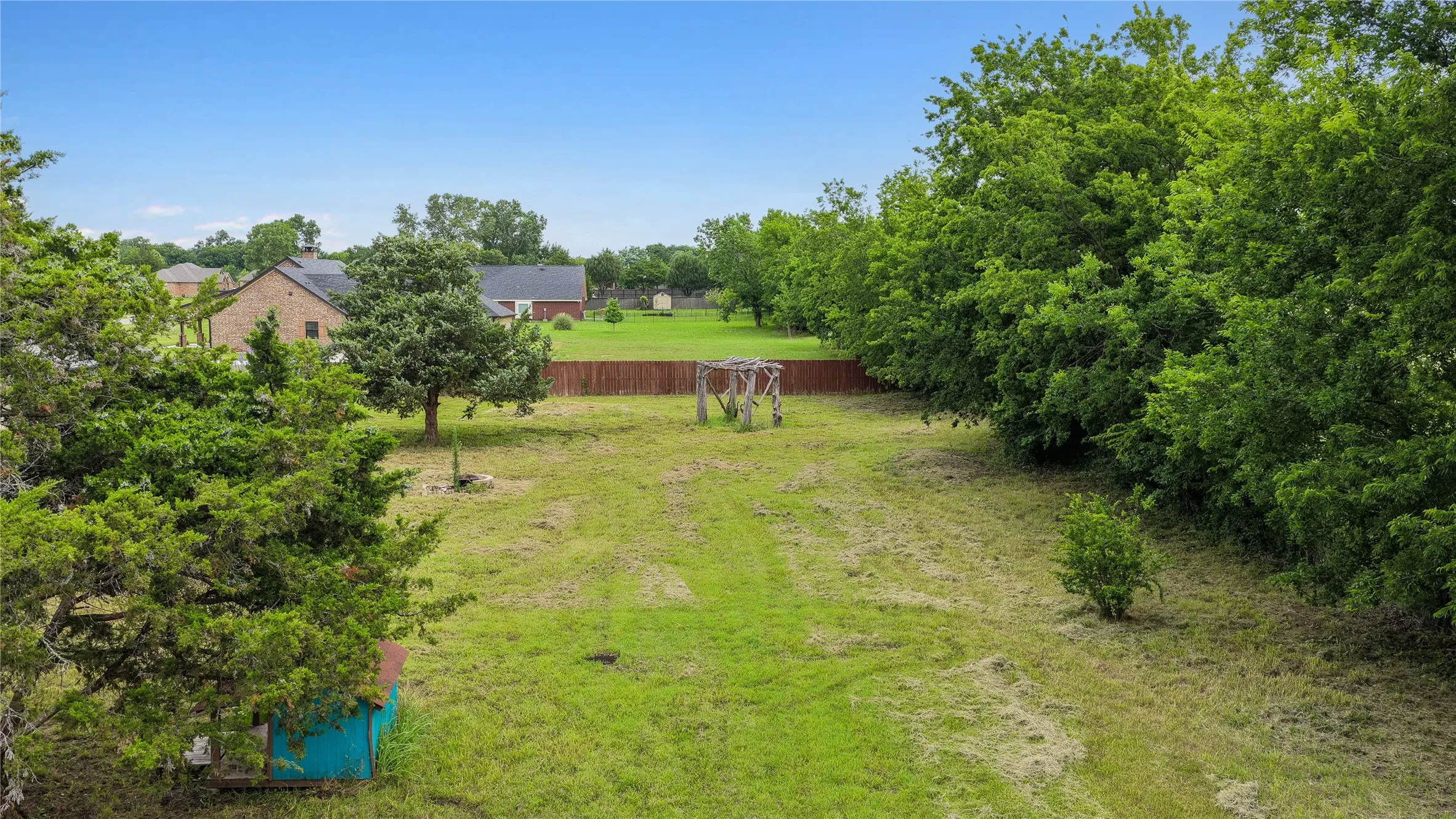 Single Family Residence For Sale in Grayson County , 2909 Wilsonwood Way S, Sherman, Texas 75092, 3 Bedroom, 3 Bathroom, 2 Garage spaces, 2,248 Sqft, built in 2002, mls#21293686, Real Estate Agent in Sherman, Homes For Sale in Grayson county, Homes For Sale in Sherman, Realtor in Sherman Texas, Real Estate Brokerage Independent Realty Texas, Luminita Cordes Realtor
