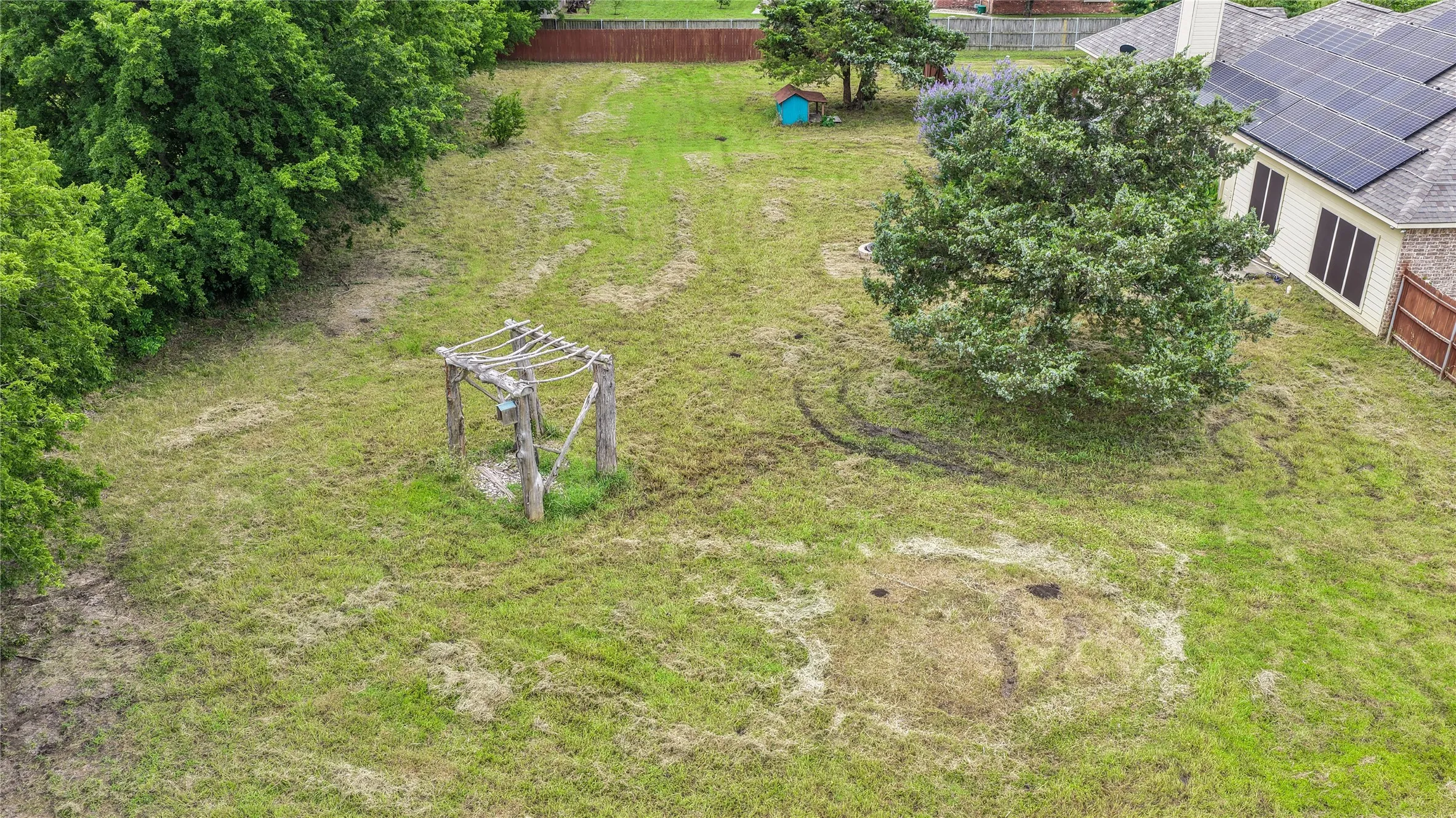 Single Family Residence For Sale in Grayson County , 2909 Wilsonwood Way S, Sherman, Texas 75092, 3 Bedroom, 3 Bathroom, 2 Garage spaces, 2,248 Sqft, built in 2002, mls#21293686, Real Estate Agent in Sherman, Homes For Sale in Grayson county, Homes For Sale in Sherman, Realtor in Sherman Texas, Real Estate Brokerage Independent Realty Texas, Luminita Cordes Realtor