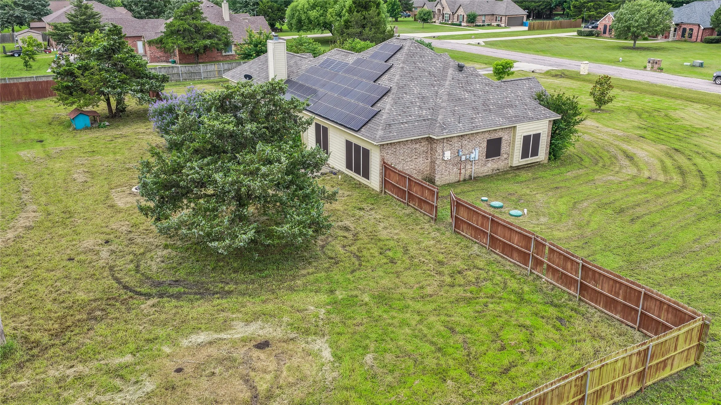 Single Family Residence For Sale in Grayson County , 2909 Wilsonwood Way S, Sherman, Texas 75092, 3 Bedroom, 3 Bathroom, 2 Garage spaces, 2,248 Sqft, built in 2002, mls#21293686, Real Estate Agent in Sherman, Homes For Sale in Grayson county, Homes For Sale in Sherman, Realtor in Sherman Texas, Real Estate Brokerage Independent Realty Texas, Luminita Cordes Realtor