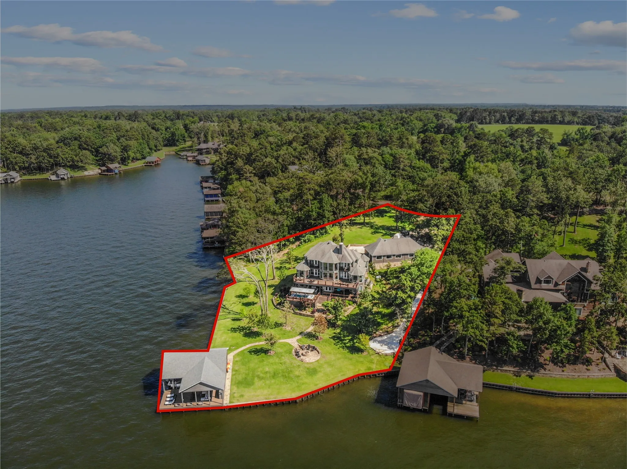 Single Family Residence For Sale in Franklin (TX) County , 359 E El Dorado, Scroggins, Texas 75480, 5 Bedroom, 5 Bathroom, 5 Garage spaces, 5,280 Sqft, built in 1993, mls#21293625, Real Estate Agent in Scroggins, Homes For Sale in Franklin (TX) county, Homes For Sale in Scroggins, Realtor in Scroggins Texas, Real Estate Brokerage Independent Realty Texas, Luminita Cordes Realtor