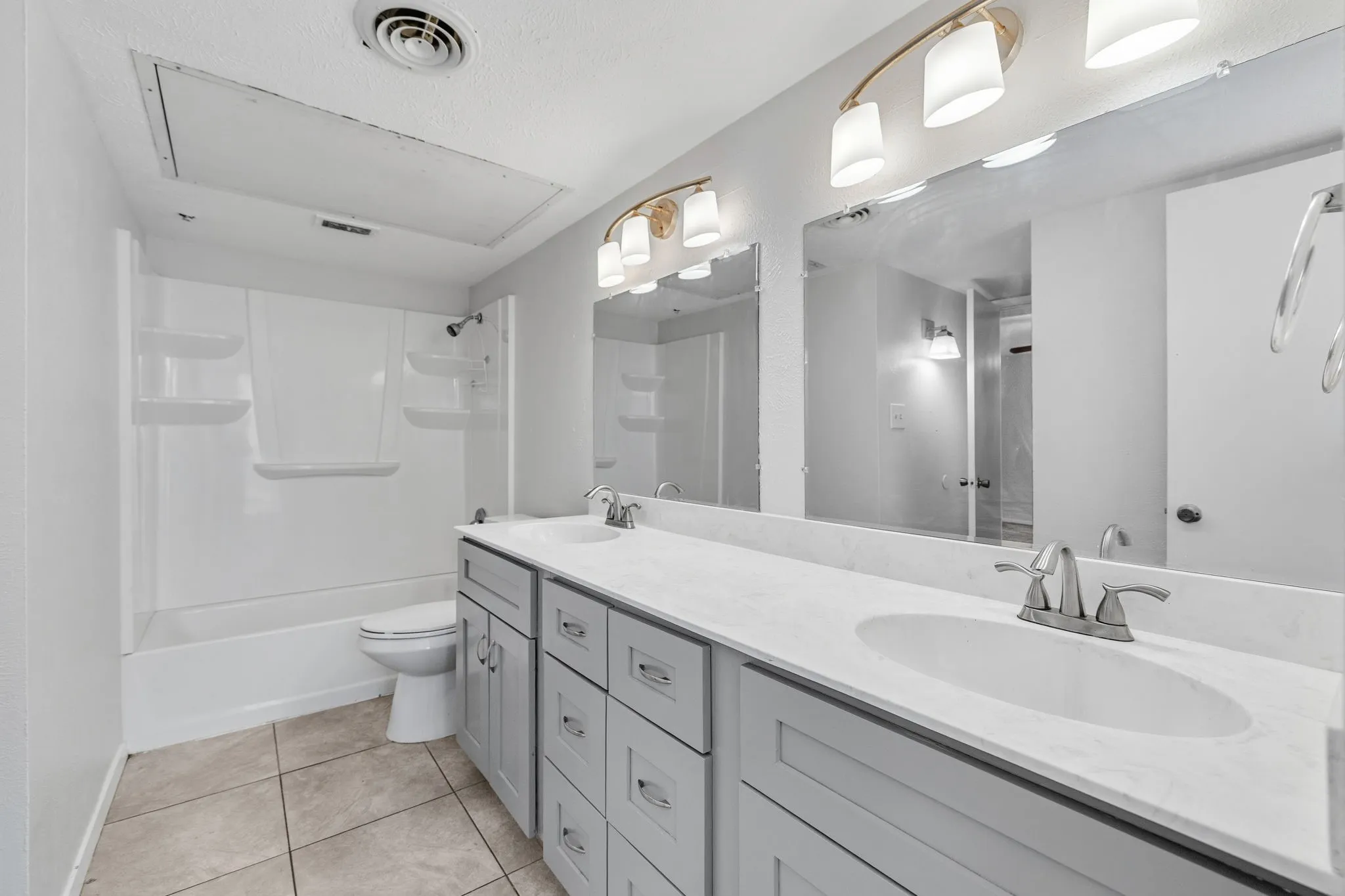 Single Family Residence For Sale in Denton County , 4627 Chapman Street, The Colony, Texas 75056, 2 Bedroom, 1 Bathroom, Garage spaces, 1,008 Sqft, built in 1983, mls#21293462, Real Estate Agent in The Colony, Homes For Sale in Denton county, Homes For Sale in The Colony, Realtor in The Colony Texas, Real Estate Brokerage Independent Realty Texas, Luminita Cordes Realtor