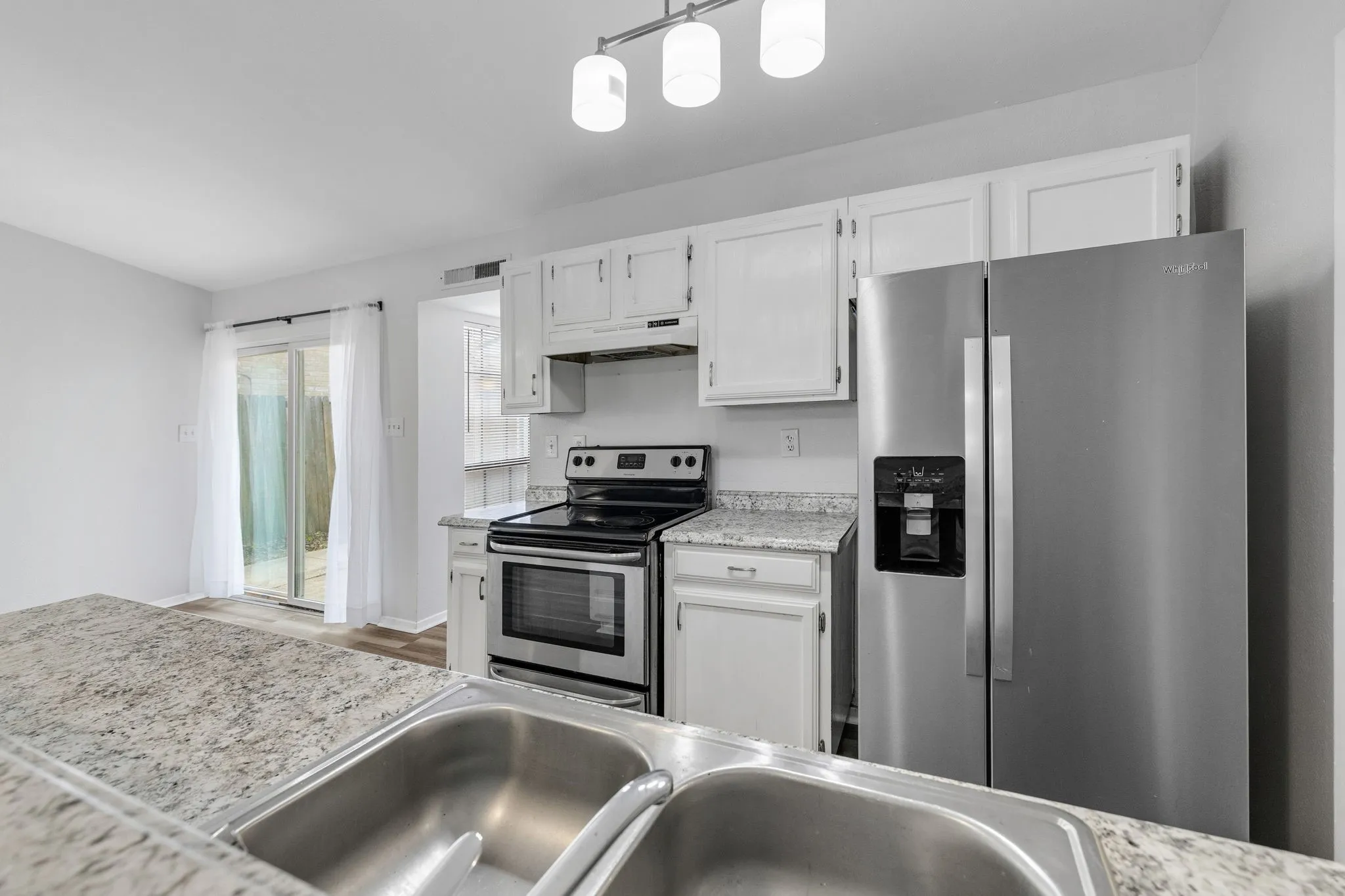 Single Family Residence For Sale in Denton County , 4627 Chapman Street, The Colony, Texas 75056, 2 Bedroom, 1 Bathroom, Garage spaces, 1,008 Sqft, built in 1983, mls#21293462, Real Estate Agent in The Colony, Homes For Sale in Denton county, Homes For Sale in The Colony, Realtor in The Colony Texas, Real Estate Brokerage Independent Realty Texas, Luminita Cordes Realtor