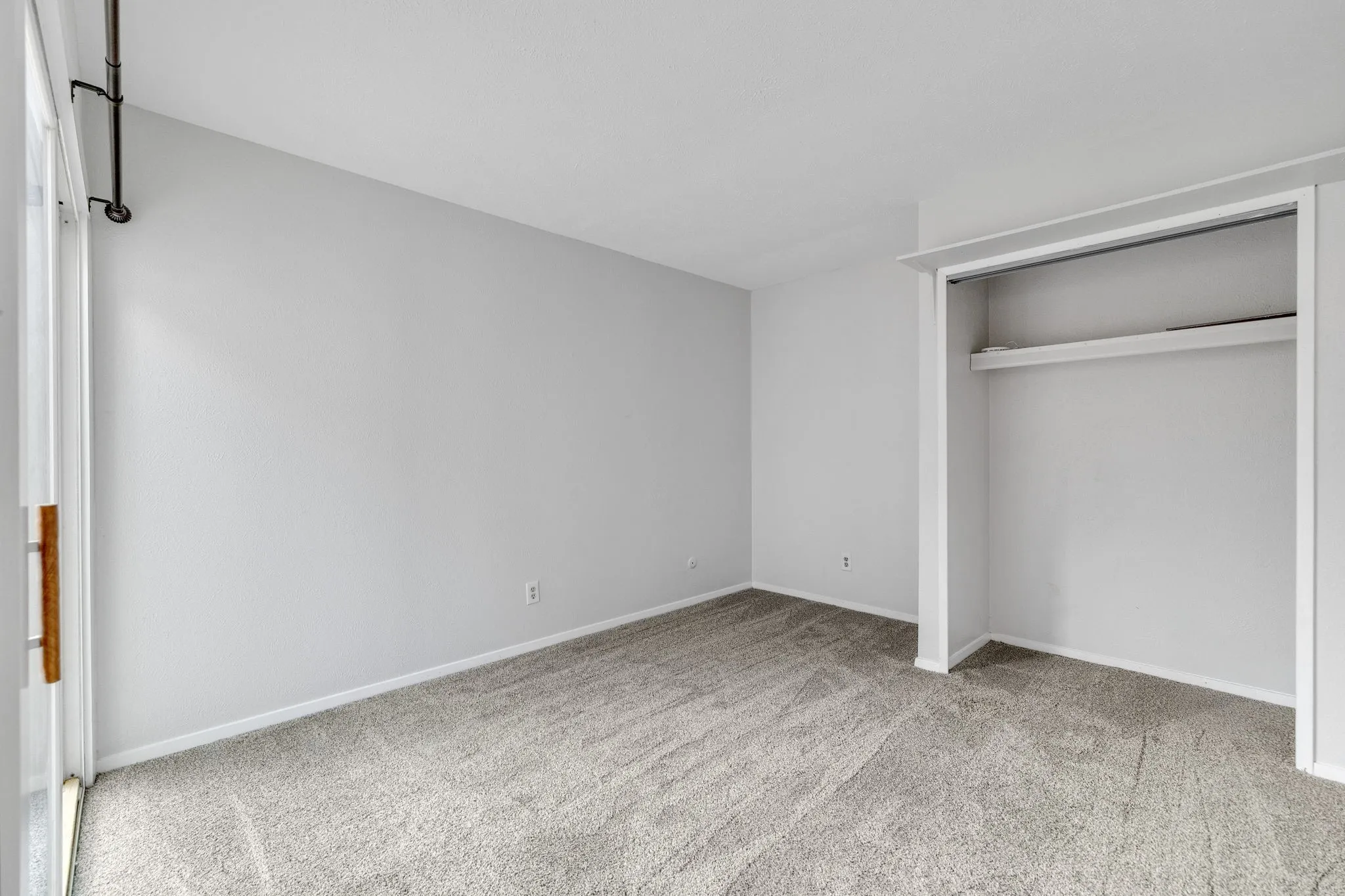 Single Family Residence For Sale in Denton County , 4627 Chapman Street, The Colony, Texas 75056, 2 Bedroom, 1 Bathroom, Garage spaces, 1,008 Sqft, built in 1983, mls#21293462, Real Estate Agent in The Colony, Homes For Sale in Denton county, Homes For Sale in The Colony, Realtor in The Colony Texas, Real Estate Brokerage Independent Realty Texas, Luminita Cordes Realtor