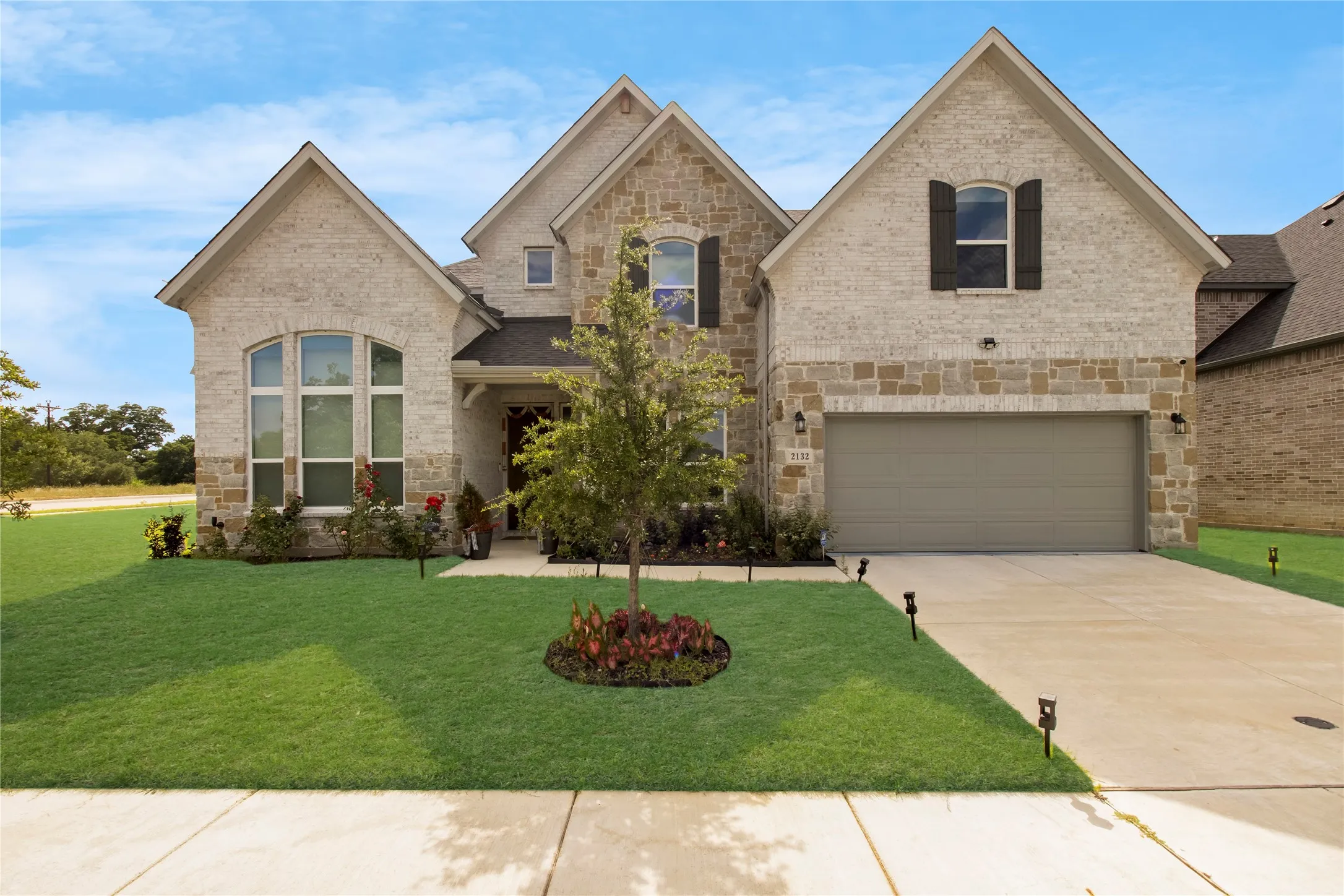 Single Family Residence For Sale in Denton County , 2132 Oudry Drive, Little Elm, Texas 75068, 5 Bedroom, 4 Bathroom, 3 Garage spaces, 3,509 Sqft, built in 2024, mls#21291157, Real Estate Agent in Little Elm, Homes For Sale in Denton county, Homes For Sale in Little Elm, Realtor in Little Elm Texas, Real Estate Brokerage Independent Realty Texas, Luminita Cordes Realtor