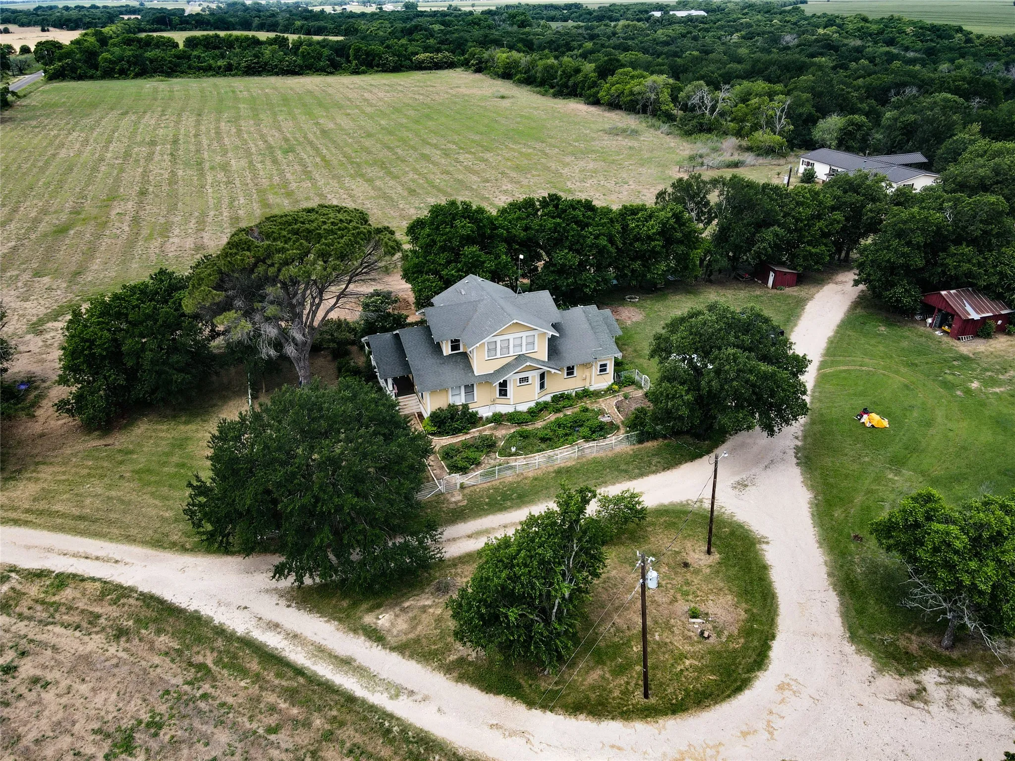 Farm For Sale in Mc Lennan County , 2749 Mcgregor South Loop, Mc Gregor, Texas 76657, 3 Bedroom, 3 Bathroom, Garage spaces, 2,294 Sqft, built in 1919, mls#21293675, Real Estate Agent in Mc Gregor, Homes For Sale in Mc Lennan county, Homes For Sale in Mc Gregor, Realtor in Mc Gregor Texas, Real Estate Brokerage Independent Realty Texas, Luminita Cordes Realtor