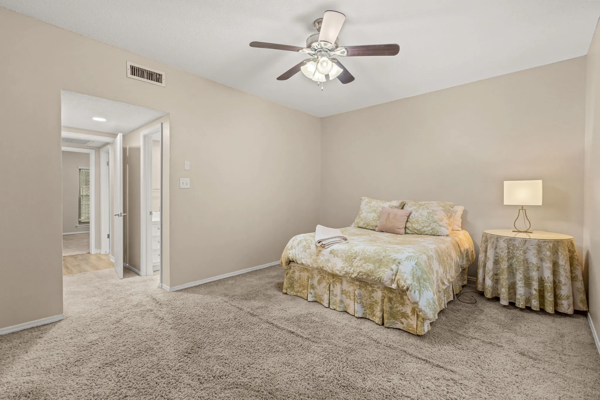 Condominium For Sale in Tarrant County , 4420 Harlanwood Drive 228, Fort Worth, Texas 76109, 2 Bedroom, 2 Bathroom, Garage spaces, 1,297 Sqft, built in 1969, mls#21293529, Real Estate Agent in Fort Worth, Homes For Sale in Tarrant county, Homes For Sale in Fort Worth, Realtor in Fort Worth Texas, Real Estate Brokerage Independent Realty Texas, Luminita Cordes Realtor
