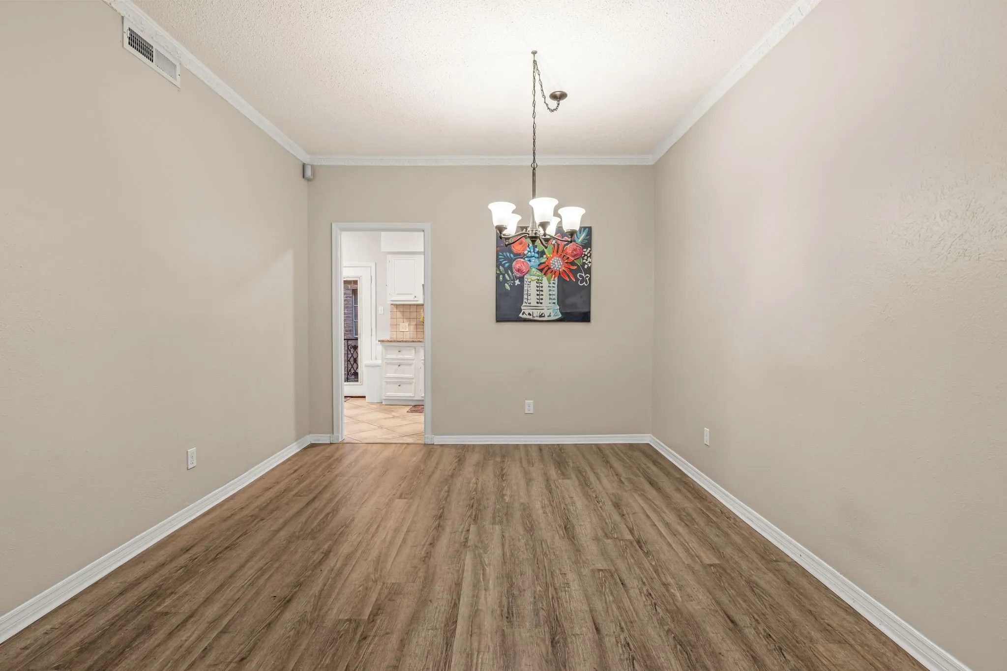Condominium For Sale in Tarrant County , 4420 Harlanwood Drive 228, Fort Worth, Texas 76109, 2 Bedroom, 2 Bathroom, Garage spaces, 1,297 Sqft, built in 1969, mls#21293529, Real Estate Agent in Fort Worth, Homes For Sale in Tarrant county, Homes For Sale in Fort Worth, Realtor in Fort Worth Texas, Real Estate Brokerage Independent Realty Texas, Luminita Cordes Realtor