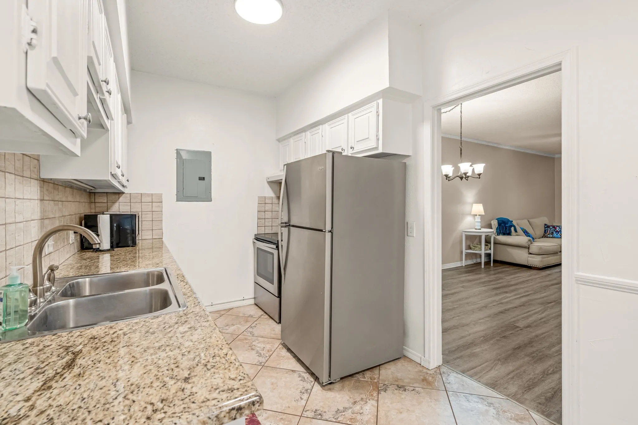 Condominium For Sale in Tarrant County , 4420 Harlanwood Drive 228, Fort Worth, Texas 76109, 2 Bedroom, 2 Bathroom, Garage spaces, 1,297 Sqft, built in 1969, mls#21293529, Real Estate Agent in Fort Worth, Homes For Sale in Tarrant county, Homes For Sale in Fort Worth, Realtor in Fort Worth Texas, Real Estate Brokerage Independent Realty Texas, Luminita Cordes Realtor