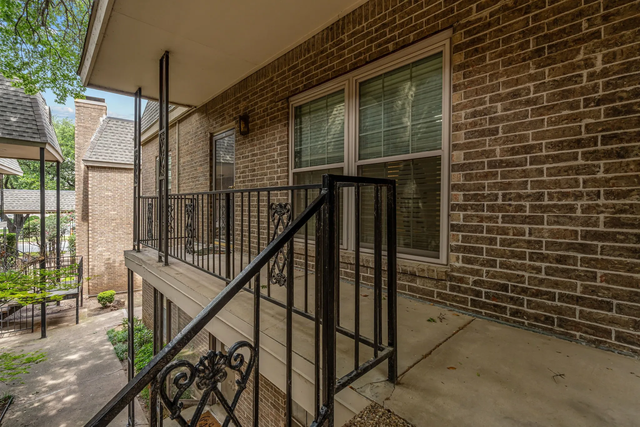 Condominium For Sale in Tarrant County , 4420 Harlanwood Drive 228, Fort Worth, Texas 76109, 2 Bedroom, 2 Bathroom, Garage spaces, 1,297 Sqft, built in 1969, mls#21293529, Real Estate Agent in Fort Worth, Homes For Sale in Tarrant county, Homes For Sale in Fort Worth, Realtor in Fort Worth Texas, Real Estate Brokerage Independent Realty Texas, Luminita Cordes Realtor