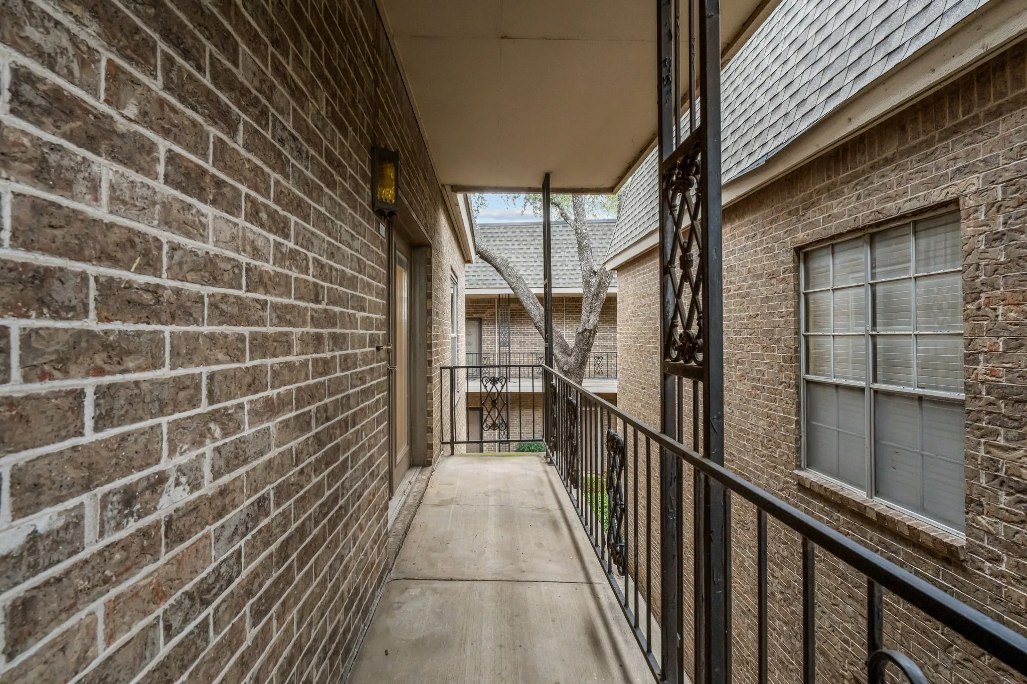 Condominium For Sale in Tarrant County , 4420 Harlanwood Drive 228, Fort Worth, Texas 76109, 2 Bedroom, 2 Bathroom, Garage spaces, 1,297 Sqft, built in 1969, mls#21293529, Real Estate Agent in Fort Worth, Homes For Sale in Tarrant county, Homes For Sale in Fort Worth, Realtor in Fort Worth Texas, Real Estate Brokerage Independent Realty Texas, Luminita Cordes Realtor
