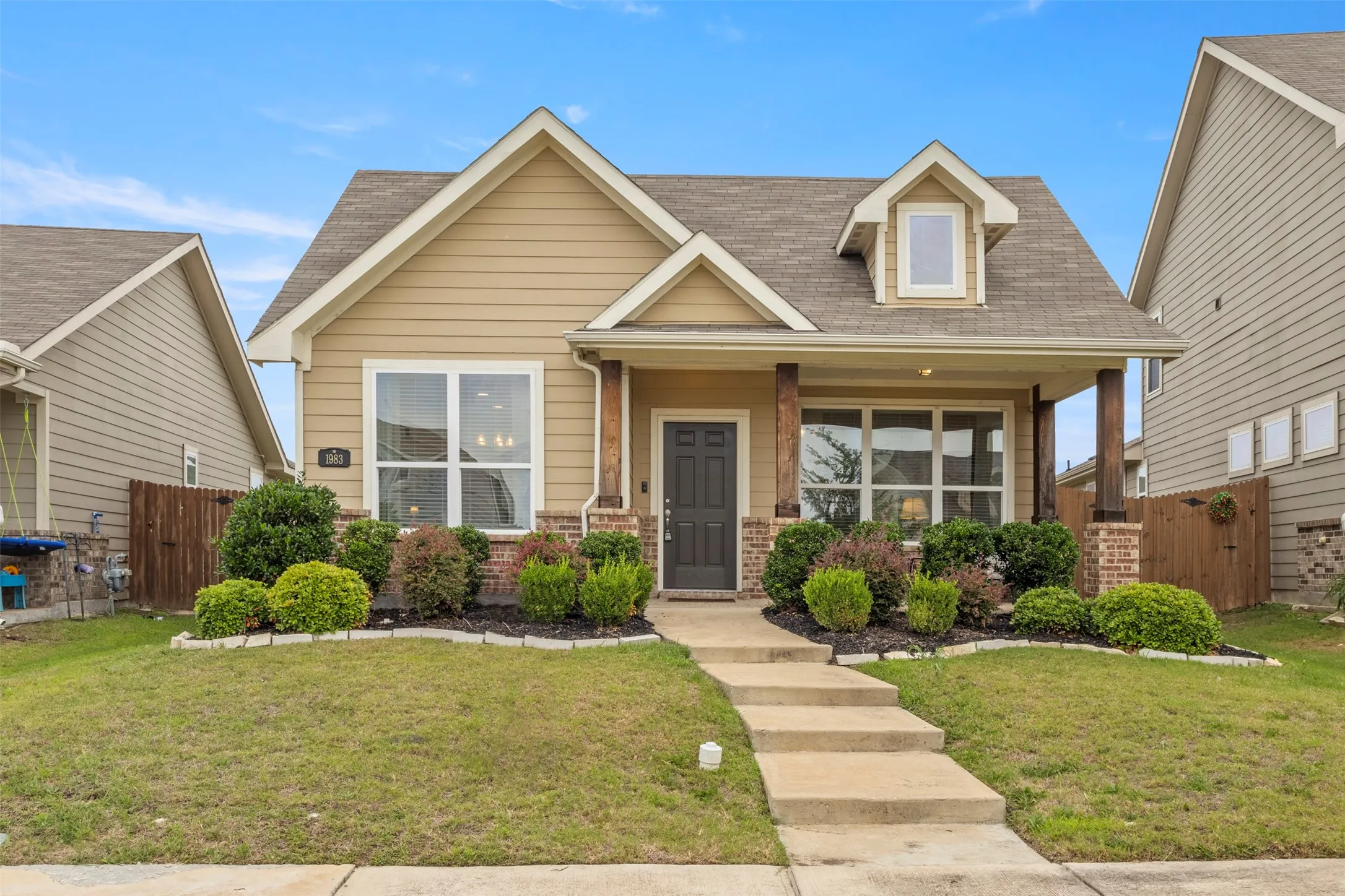 Single Family Residence For Sale in Kaufman County , 1983 Obsidian Trail, Forney, Texas 75126, 3 Bedroom, 2 Bathroom, 2 Garage spaces, 1,628 Sqft, built in 2018, mls#21293496, Real Estate Agent in Forney, Homes For Sale in Kaufman county, Homes For Sale in Forney, Realtor in Forney Texas, Real Estate Brokerage Independent Realty Texas, Luminita Cordes Realtor