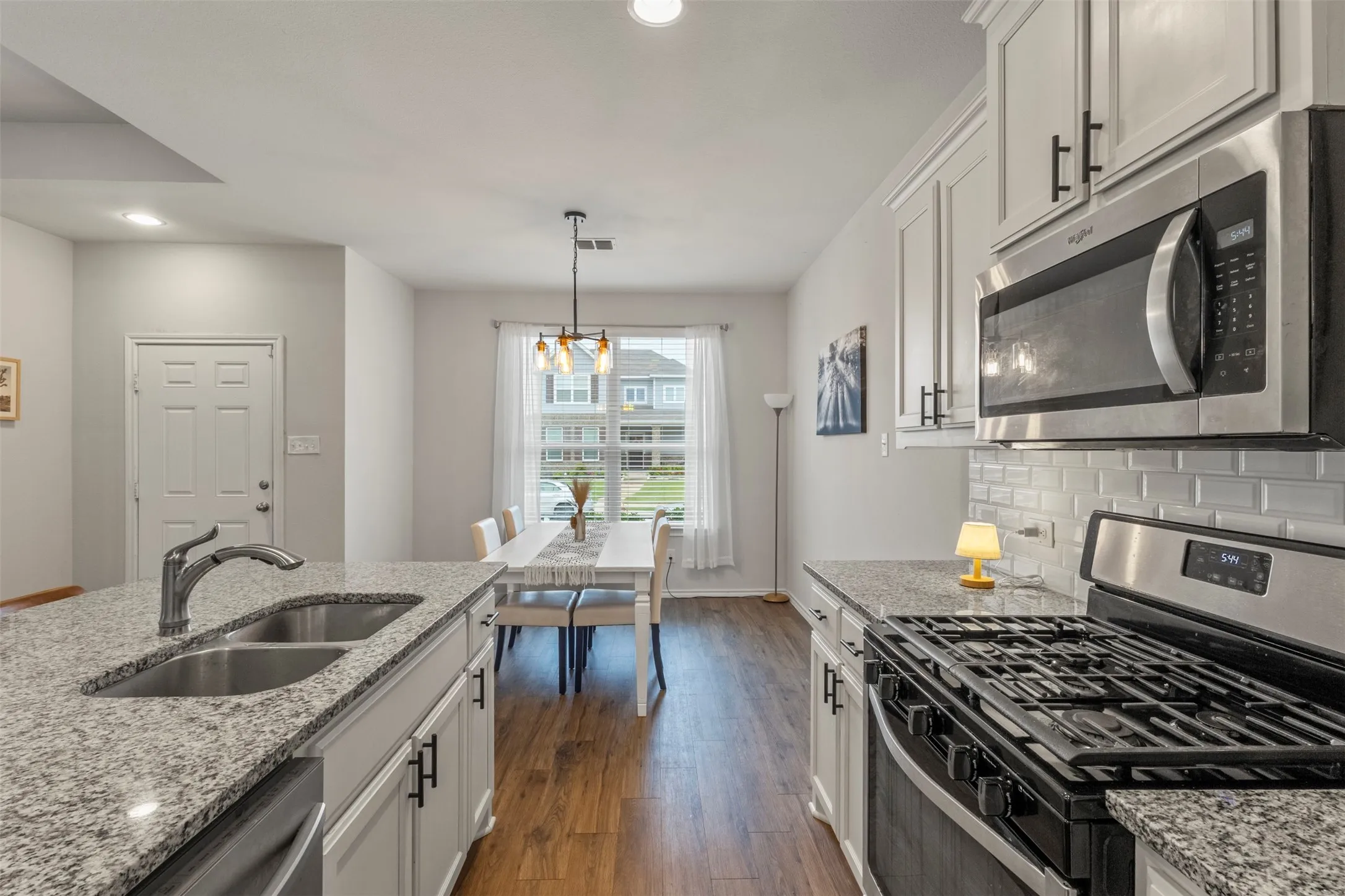 Single Family Residence For Sale in Kaufman County , 1983 Obsidian Trail, Forney, Texas 75126, 3 Bedroom, 2 Bathroom, 2 Garage spaces, 1,628 Sqft, built in 2018, mls#21293496, Real Estate Agent in Forney, Homes For Sale in Kaufman county, Homes For Sale in Forney, Realtor in Forney Texas, Real Estate Brokerage Independent Realty Texas, Luminita Cordes Realtor
