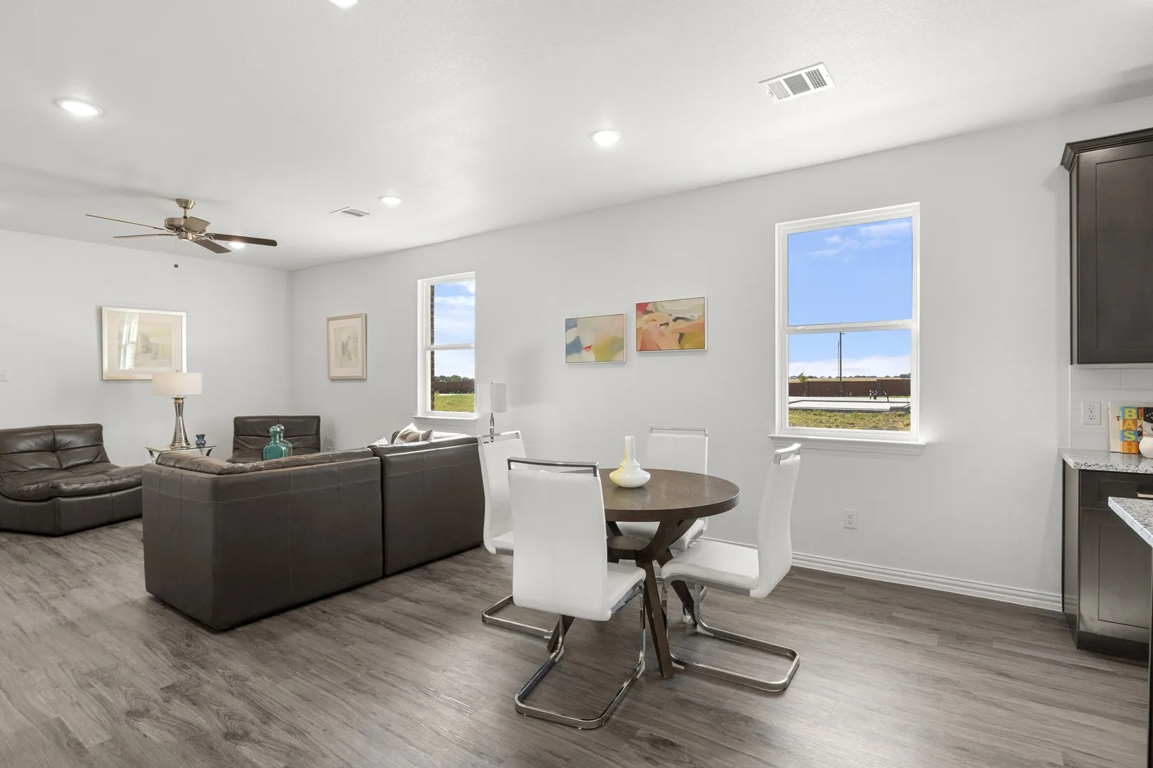 12_1540 wallaby wy-17