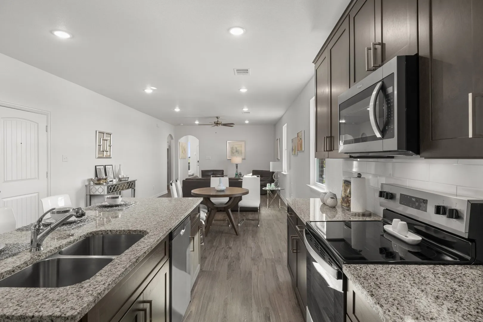 16_1540 wallaby wy-12