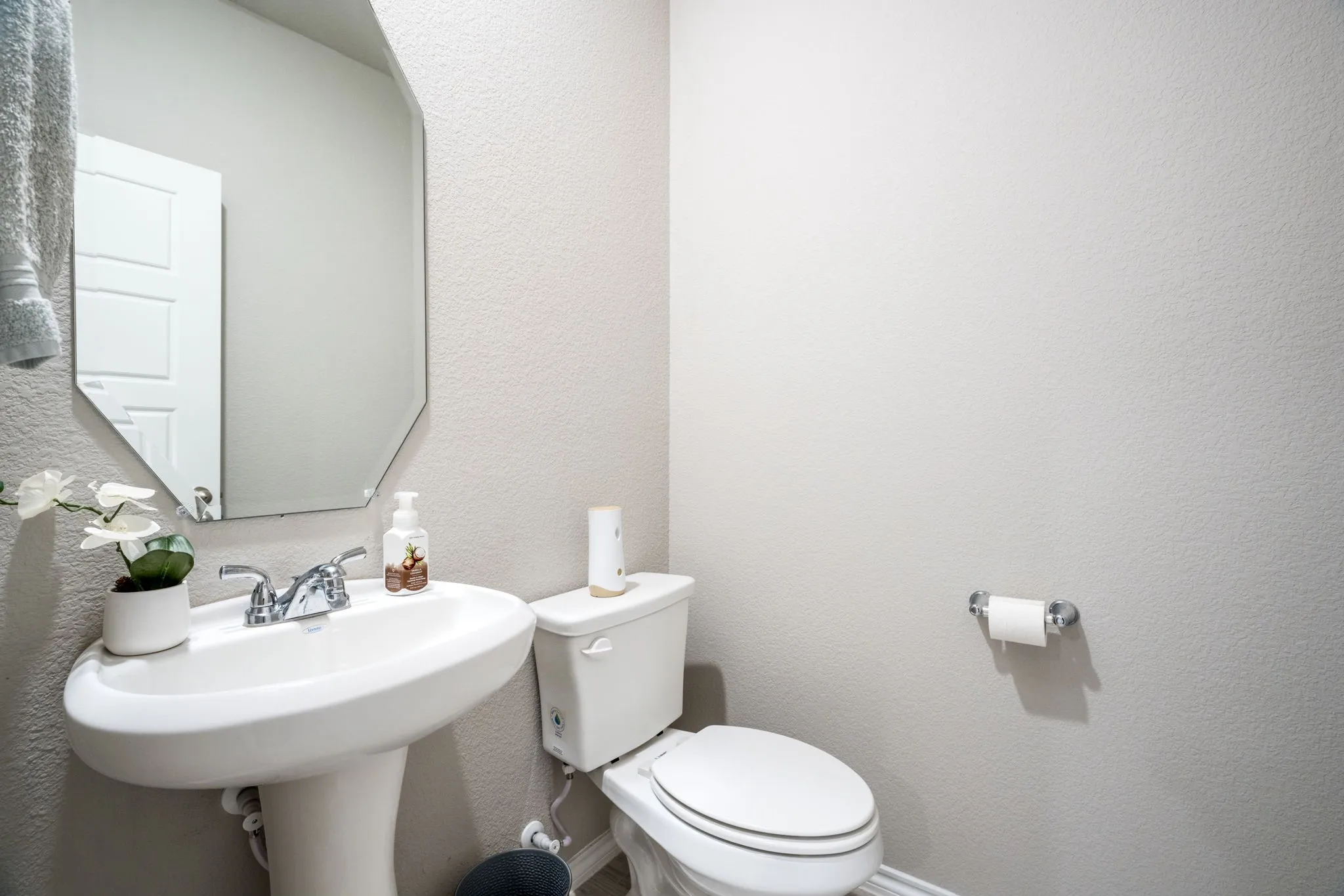 Single Family Residence For Sale in Ellis County , 321 Pasture Drive, Midlothian, Texas 76065, 4 Bedroom, 3 Bathroom, 2 Garage spaces, 2,937 Sqft, built in 2024, mls#21290943, Real Estate Agent in Midlothian, Homes For Sale in Ellis county, Homes For Sale in Midlothian, Realtor in Midlothian Texas, Real Estate Brokerage Independent Realty Texas, Luminita Cordes Realtor
