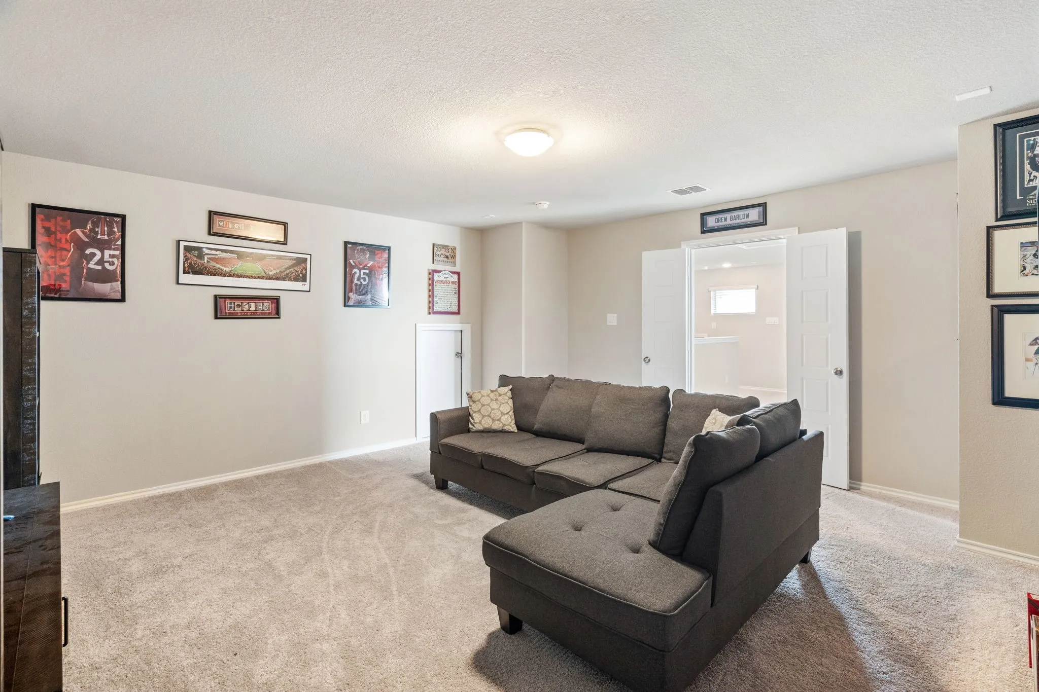 Single Family Residence For Sale in Ellis County , 321 Pasture Drive, Midlothian, Texas 76065, 4 Bedroom, 3 Bathroom, 2 Garage spaces, 2,937 Sqft, built in 2024, mls#21290943, Real Estate Agent in Midlothian, Homes For Sale in Ellis county, Homes For Sale in Midlothian, Realtor in Midlothian Texas, Real Estate Brokerage Independent Realty Texas, Luminita Cordes Realtor