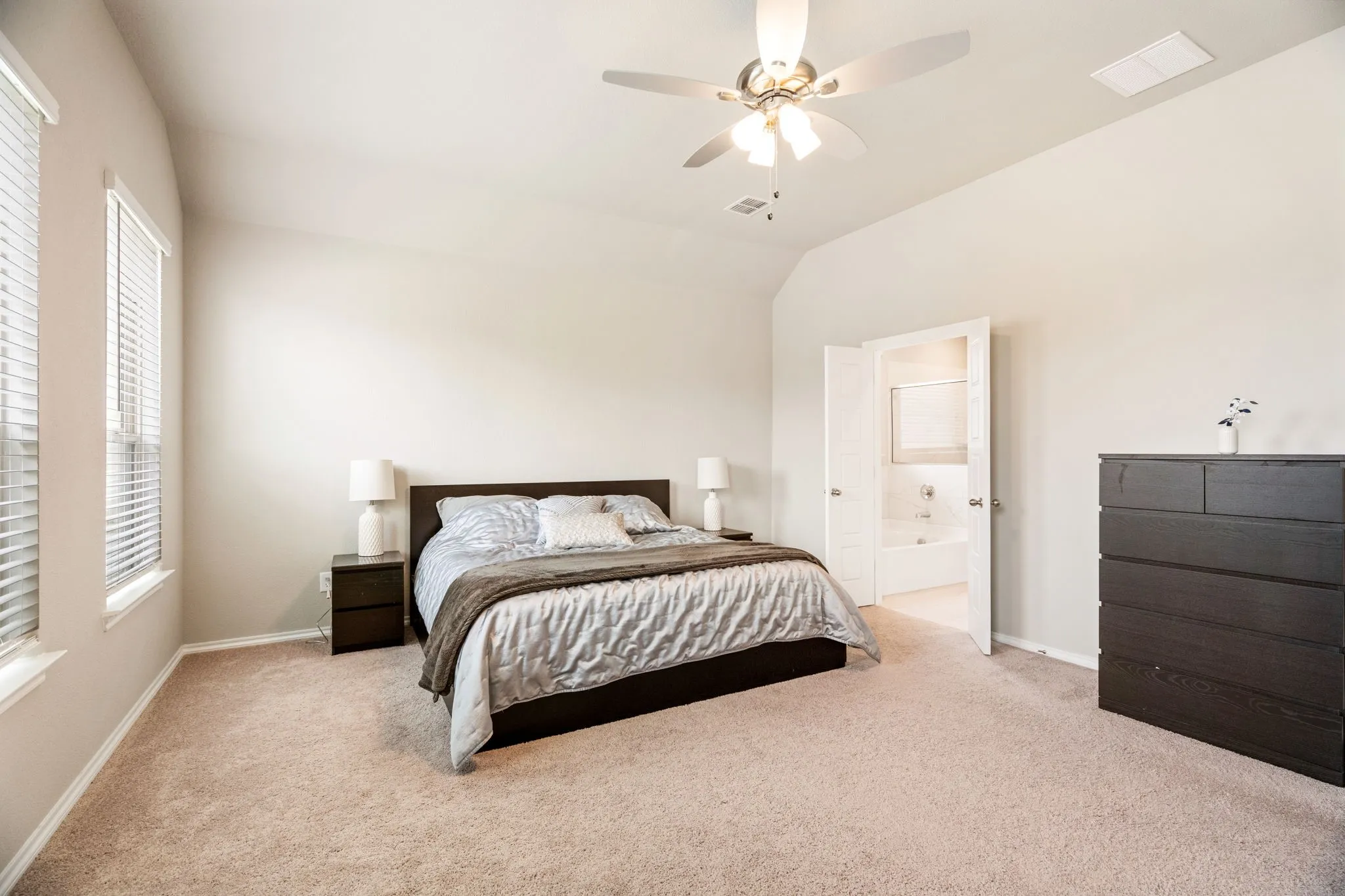 Single Family Residence For Sale in Ellis County , 321 Pasture Drive, Midlothian, Texas 76065, 4 Bedroom, 3 Bathroom, 2 Garage spaces, 2,937 Sqft, built in 2024, mls#21290943, Real Estate Agent in Midlothian, Homes For Sale in Ellis county, Homes For Sale in Midlothian, Realtor in Midlothian Texas, Real Estate Brokerage Independent Realty Texas, Luminita Cordes Realtor