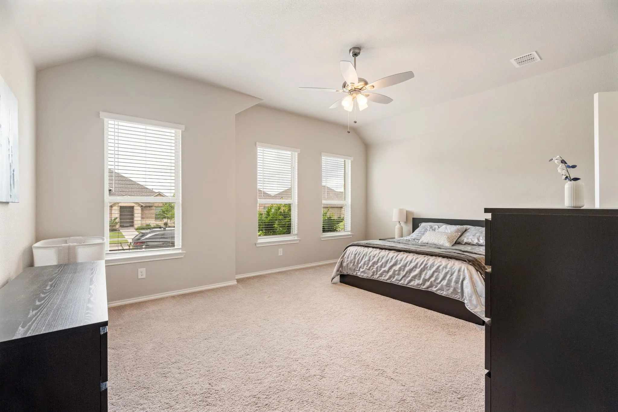 Single Family Residence For Sale in Ellis County , 321 Pasture Drive, Midlothian, Texas 76065, 4 Bedroom, 3 Bathroom, 2 Garage spaces, 2,937 Sqft, built in 2024, mls#21290943, Real Estate Agent in Midlothian, Homes For Sale in Ellis county, Homes For Sale in Midlothian, Realtor in Midlothian Texas, Real Estate Brokerage Independent Realty Texas, Luminita Cordes Realtor