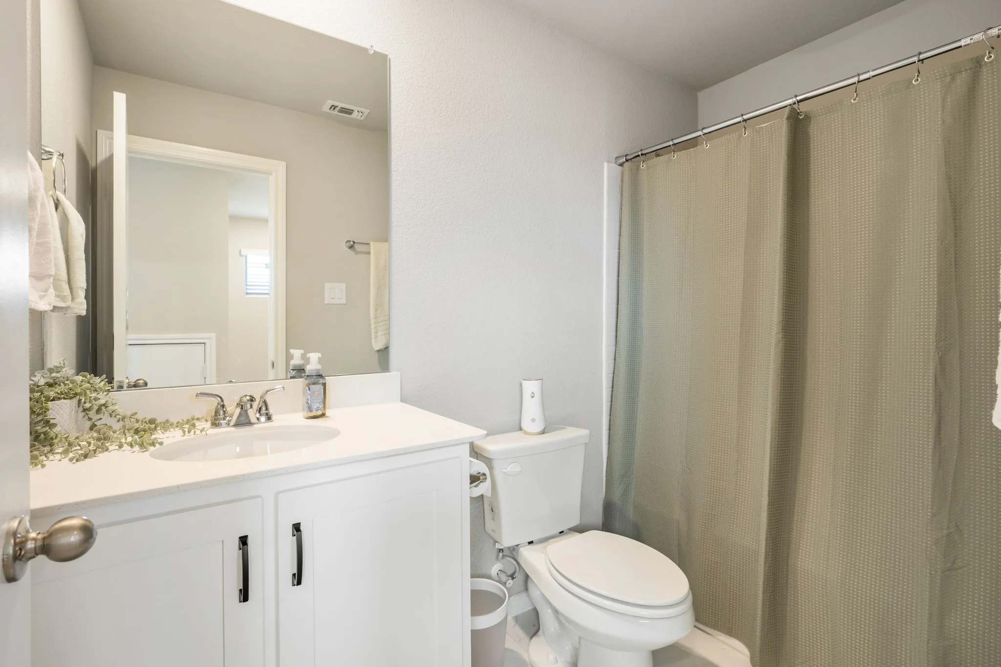 Single Family Residence For Sale in Ellis County , 321 Pasture Drive, Midlothian, Texas 76065, 4 Bedroom, 3 Bathroom, 2 Garage spaces, 2,937 Sqft, built in 2024, mls#21290943, Real Estate Agent in Midlothian, Homes For Sale in Ellis county, Homes For Sale in Midlothian, Realtor in Midlothian Texas, Real Estate Brokerage Independent Realty Texas, Luminita Cordes Realtor