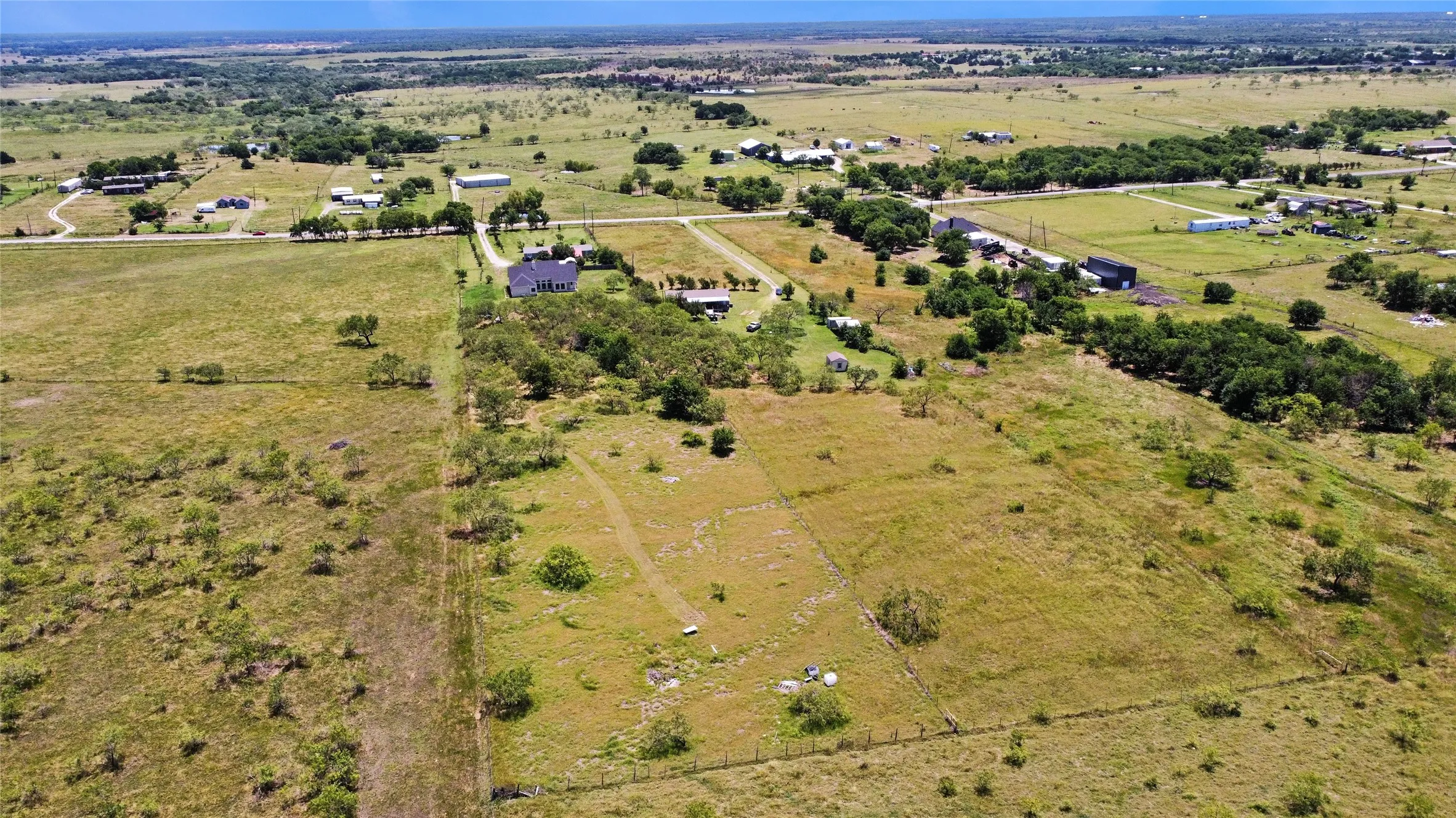 Mobile Home For Sale in Ellis County , 2001 Fm 1182, Ennis, Texas 75119, 3 Bedroom, 2 Bathroom, Garage spaces, 1,568 Sqft, built in 2006, mls#21290156, Real Estate Agent in Ennis, Homes For Sale in Ellis county, Homes For Sale in Ennis, Realtor in Ennis Texas, Real Estate Brokerage Independent Realty Texas, Luminita Cordes Realtor