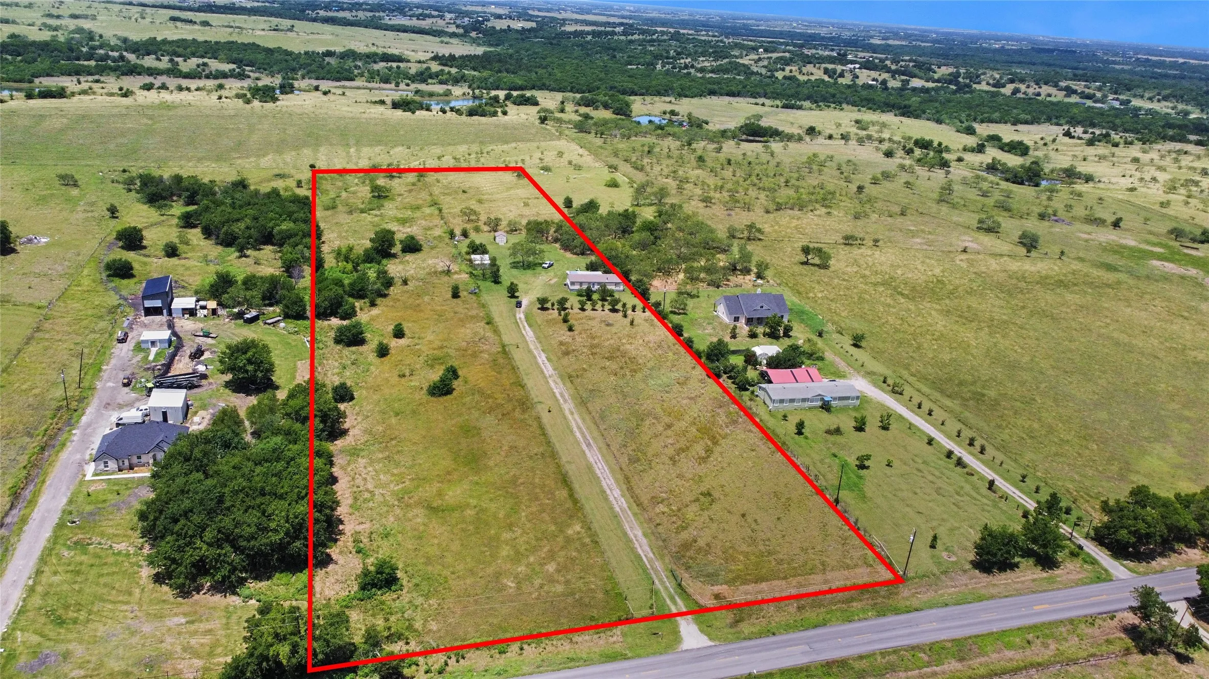 Mobile Home For Sale in Ellis County , 2001 Fm 1182, Ennis, Texas 75119, 3 Bedroom, 2 Bathroom, Garage spaces, 1,568 Sqft, built in 2006, mls#21290156, Real Estate Agent in Ennis, Homes For Sale in Ellis county, Homes For Sale in Ennis, Realtor in Ennis Texas, Real Estate Brokerage Independent Realty Texas, Luminita Cordes Realtor