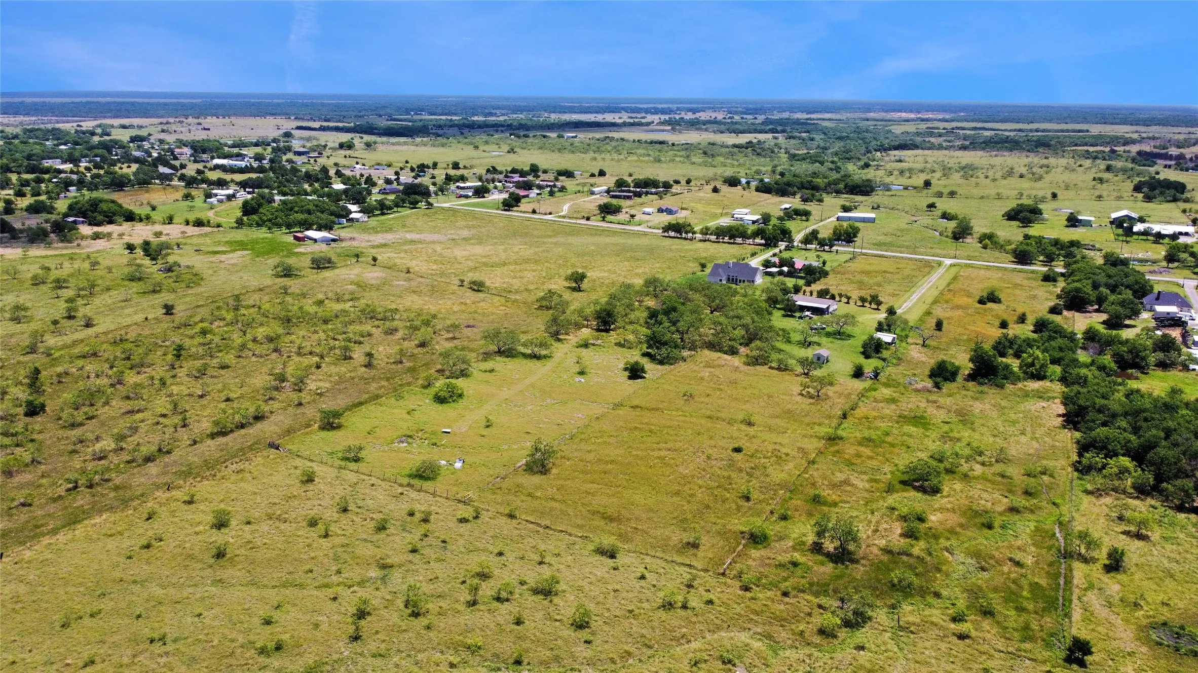 Mobile Home For Sale in Ellis County , 2001 Fm 1182, Ennis, Texas 75119, 3 Bedroom, 2 Bathroom, Garage spaces, 1,568 Sqft, built in 2006, mls#21290156, Real Estate Agent in Ennis, Homes For Sale in Ellis county, Homes For Sale in Ennis, Realtor in Ennis Texas, Real Estate Brokerage Independent Realty Texas, Luminita Cordes Realtor