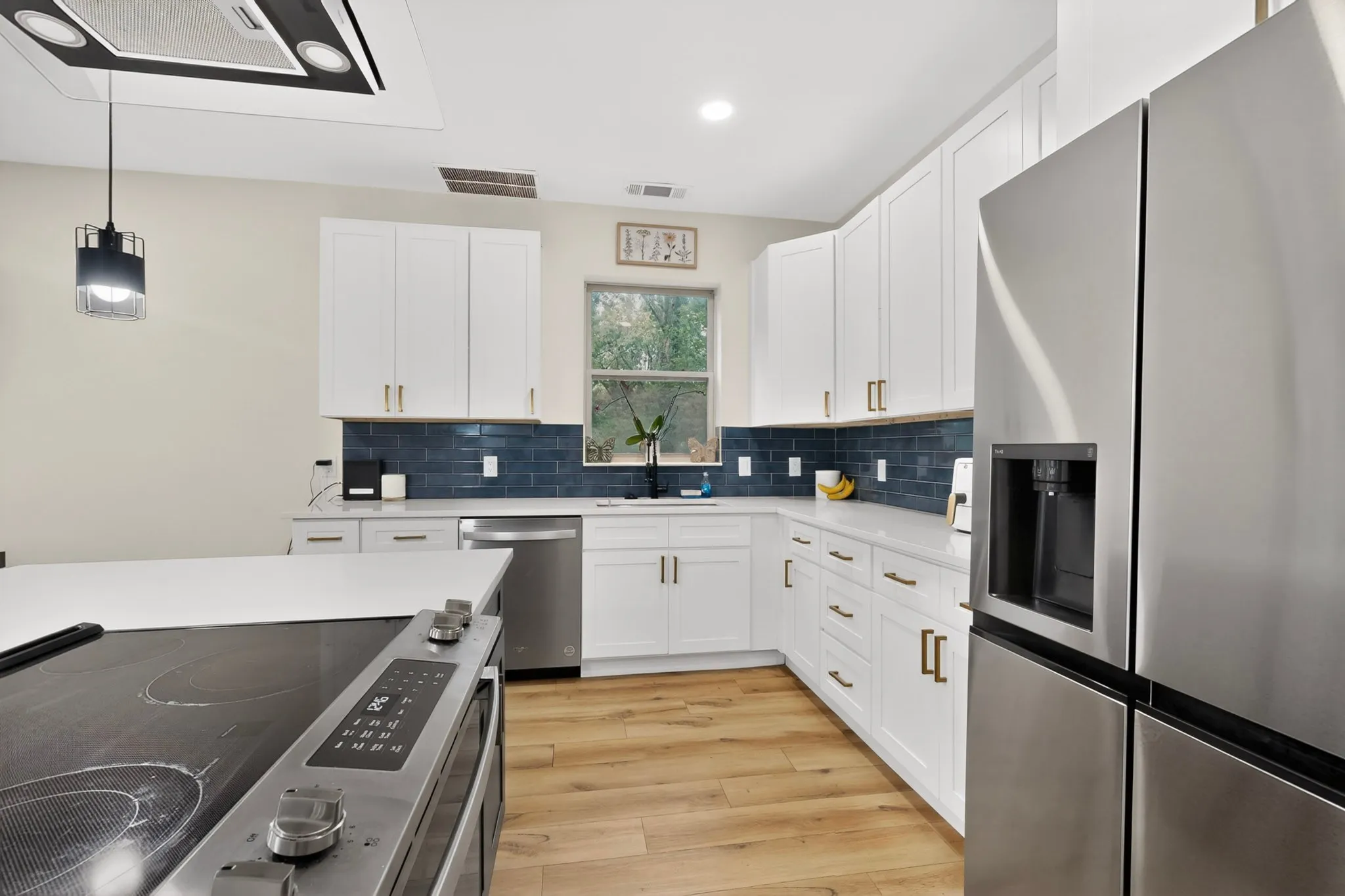 Single Family Residence For Sale in Henderson County , 121 Elk Cove Drive, Mabank, Texas 75156, 2 Bedroom, 2 Bathroom, Garage spaces, 1,456 Sqft, built in 2024, mls#21292857, Real Estate Agent in Mabank, Homes For Sale in Henderson county, Homes For Sale in Mabank, Realtor in Mabank Texas, Real Estate Brokerage Independent Realty Texas, Luminita Cordes Realtor
