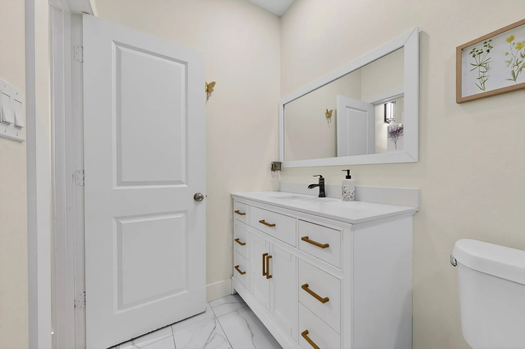 Single Family Residence For Sale in Henderson County , 121 Elk Cove Drive, Mabank, Texas 75156, 2 Bedroom, 2 Bathroom, Garage spaces, 1,456 Sqft, built in 2024, mls#21292857, Real Estate Agent in Mabank, Homes For Sale in Henderson county, Homes For Sale in Mabank, Realtor in Mabank Texas, Real Estate Brokerage Independent Realty Texas, Luminita Cordes Realtor