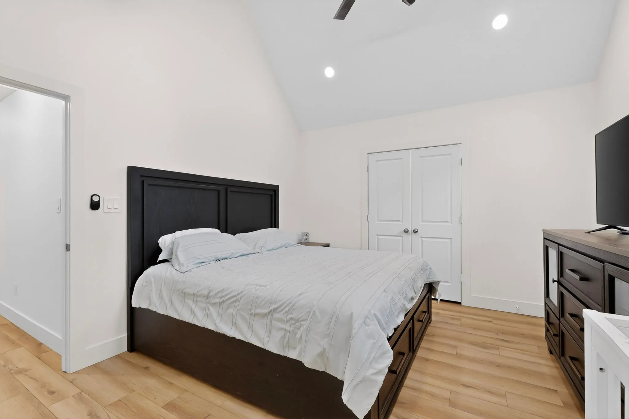Single Family Residence For Sale in Henderson County , 121 Elk Cove Drive, Mabank, Texas 75156, 2 Bedroom, 2 Bathroom, Garage spaces, 1,456 Sqft, built in 2024, mls#21292857, Real Estate Agent in Mabank, Homes For Sale in Henderson county, Homes For Sale in Mabank, Realtor in Mabank Texas, Real Estate Brokerage Independent Realty Texas, Luminita Cordes Realtor