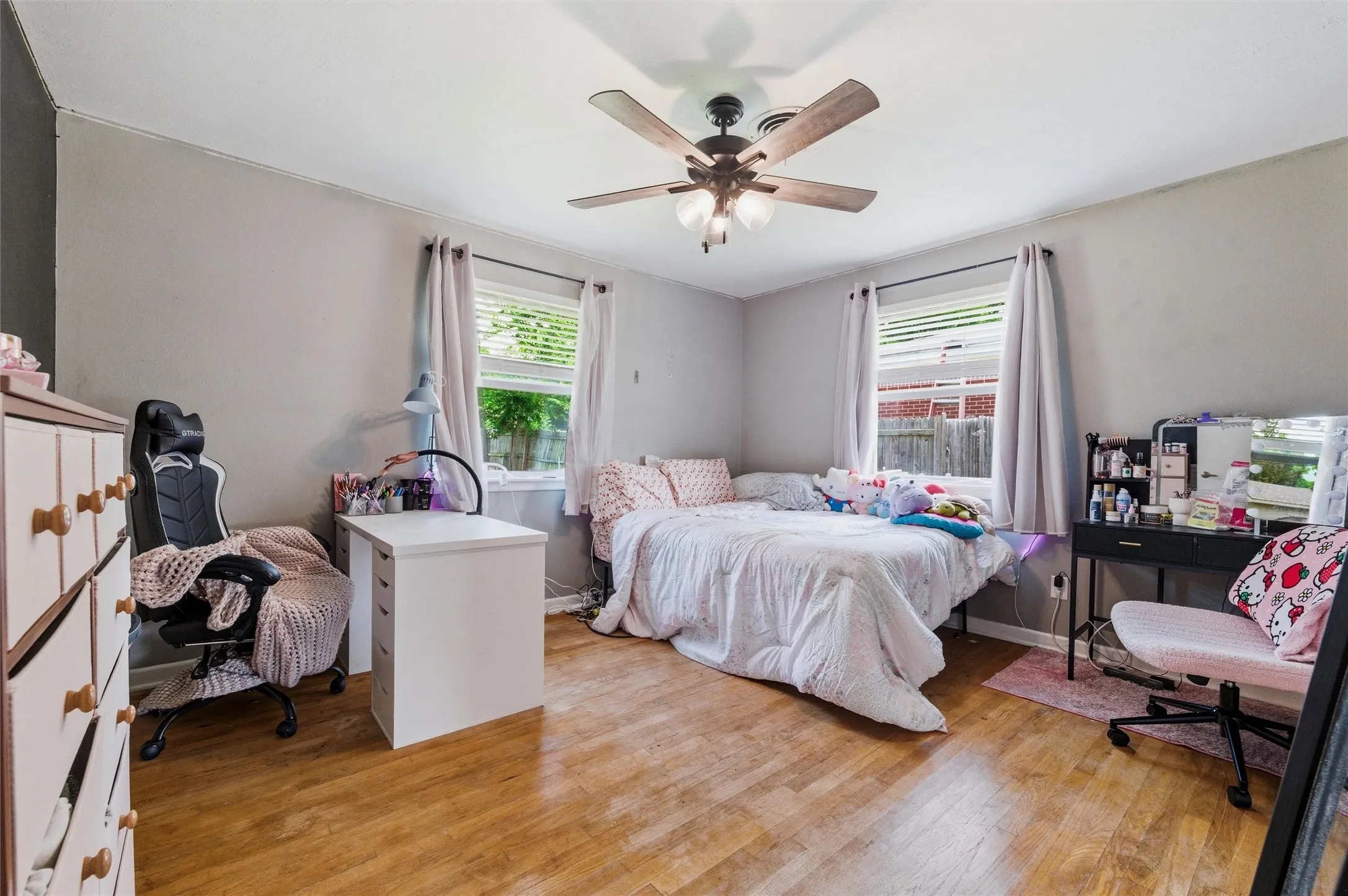 Single Family Residence For Sale in Tarrant County , 1213 Park Center Street, Benbrook, Texas 76126, 3 Bedroom, 2 Bathroom, 2 Garage spaces, 1,710 Sqft, built in 1951, mls#21289088, Real Estate Agent in Benbrook, Homes For Sale in Tarrant county, Homes For Sale in Benbrook, Realtor in Benbrook Texas, Real Estate Brokerage Independent Realty Texas, Luminita Cordes Realtor