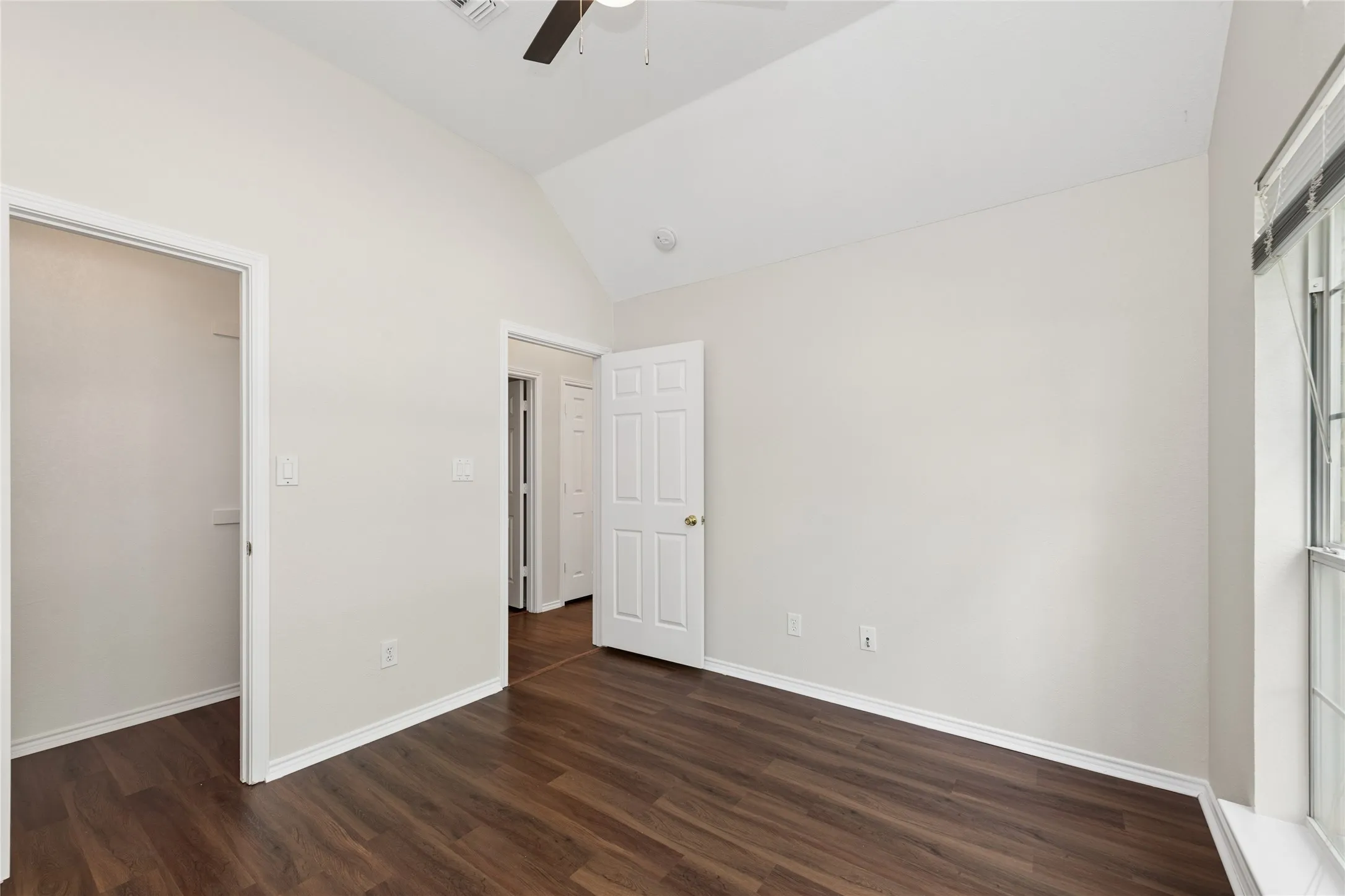 Single Family Residence For Sale in Collin County , 5202 Hawks Nest, Mc Kinney, Texas 75072, 3 Bedroom, 2 Bathroom, 2 Garage spaces, 1,796 Sqft, built in 1993, mls#21293124, Real Estate Agent in Mc Kinney, Homes For Sale in Collin county, Homes For Sale in Mc Kinney, Realtor in Mc Kinney Texas, Real Estate Brokerage Independent Realty Texas, Luminita Cordes Realtor