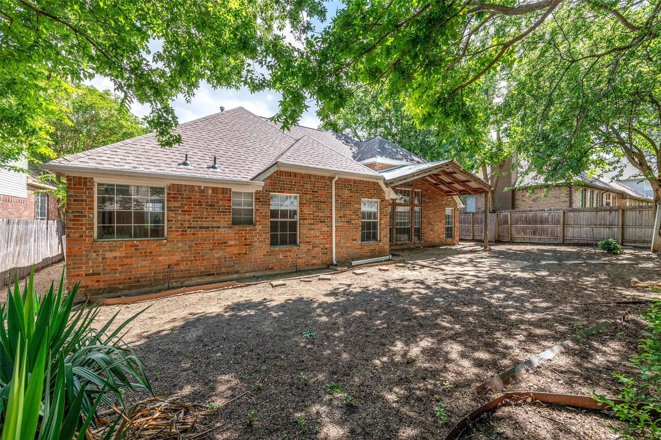 Single Family Residence For Sale in Collin County , 5202 Hawks Nest, Mc Kinney, Texas 75072, 3 Bedroom, 2 Bathroom, 2 Garage spaces, 1,796 Sqft, built in 1993, mls#21293124, Real Estate Agent in Mc Kinney, Homes For Sale in Collin county, Homes For Sale in Mc Kinney, Realtor in Mc Kinney Texas, Real Estate Brokerage Independent Realty Texas, Luminita Cordes Realtor
