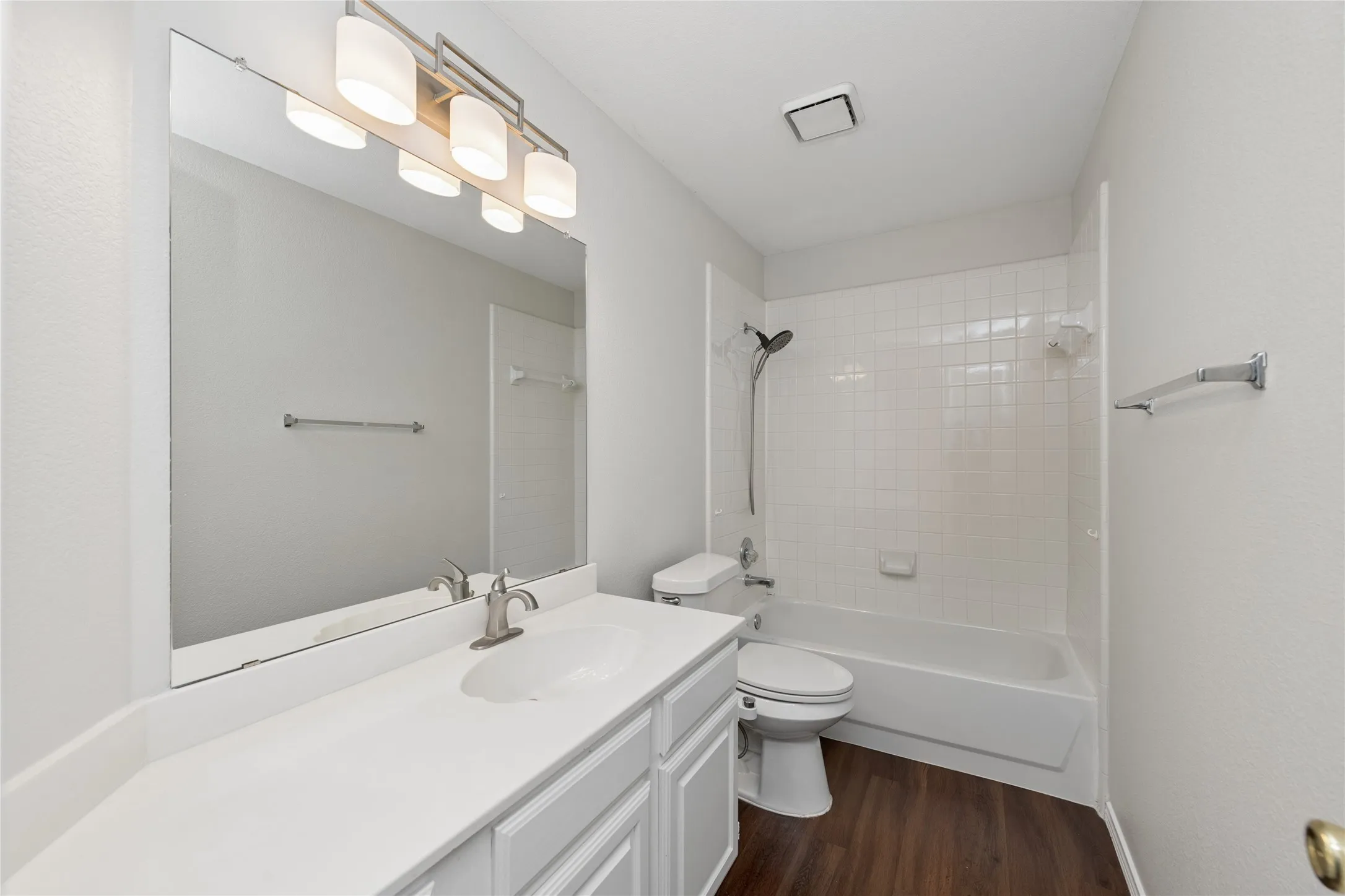 Single Family Residence For Sale in Collin County , 5202 Hawks Nest, Mc Kinney, Texas 75072, 3 Bedroom, 2 Bathroom, 2 Garage spaces, 1,796 Sqft, built in 1993, mls#21293124, Real Estate Agent in Mc Kinney, Homes For Sale in Collin county, Homes For Sale in Mc Kinney, Realtor in Mc Kinney Texas, Real Estate Brokerage Independent Realty Texas, Luminita Cordes Realtor
