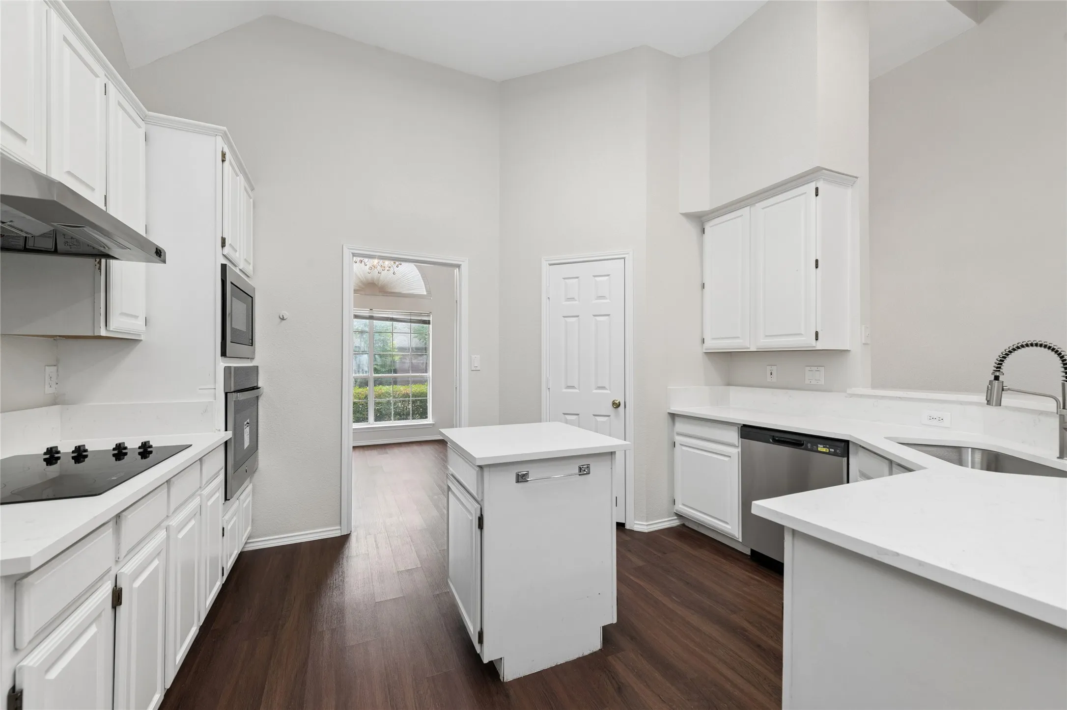 Single Family Residence For Sale in Collin County , 5202 Hawks Nest, Mc Kinney, Texas 75072, 3 Bedroom, 2 Bathroom, 2 Garage spaces, 1,796 Sqft, built in 1993, mls#21293124, Real Estate Agent in Mc Kinney, Homes For Sale in Collin county, Homes For Sale in Mc Kinney, Realtor in Mc Kinney Texas, Real Estate Brokerage Independent Realty Texas, Luminita Cordes Realtor
