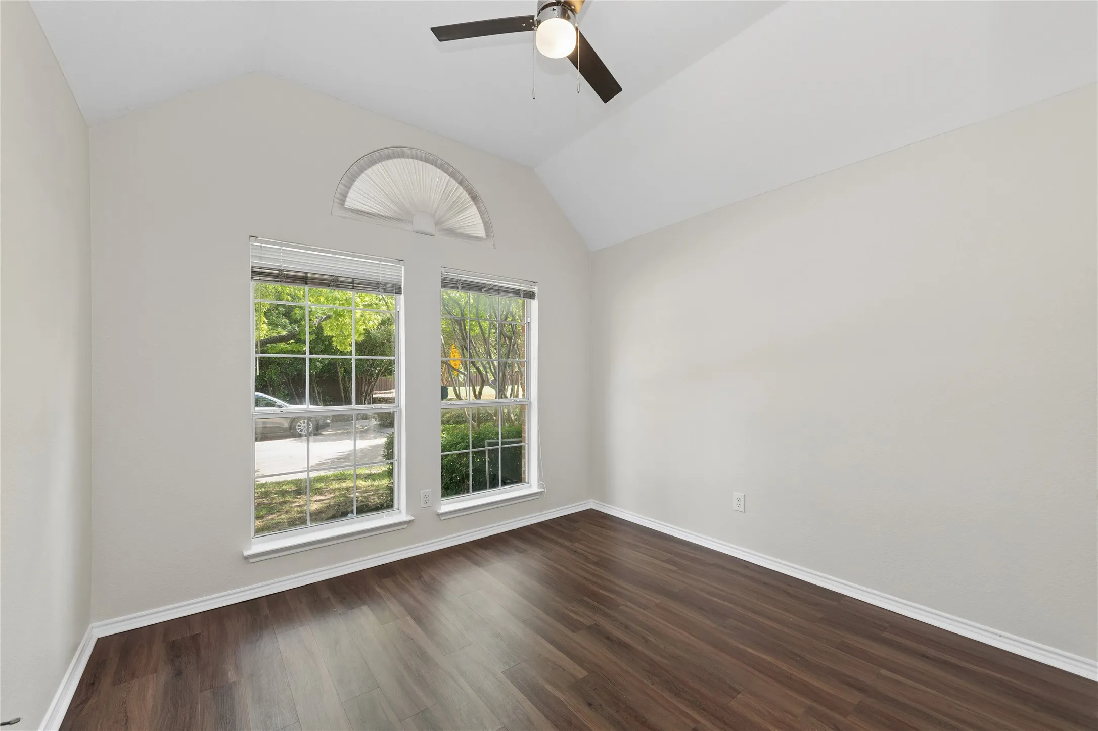 Single Family Residence For Sale in Collin County , 5202 Hawks Nest, Mc Kinney, Texas 75072, 3 Bedroom, 2 Bathroom, 2 Garage spaces, 1,796 Sqft, built in 1993, mls#21293124, Real Estate Agent in Mc Kinney, Homes For Sale in Collin county, Homes For Sale in Mc Kinney, Realtor in Mc Kinney Texas, Real Estate Brokerage Independent Realty Texas, Luminita Cordes Realtor