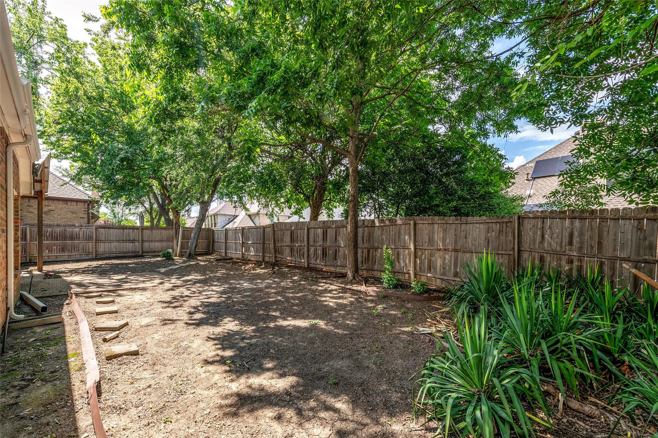Single Family Residence For Sale in Collin County , 5202 Hawks Nest, Mc Kinney, Texas 75072, 3 Bedroom, 2 Bathroom, 2 Garage spaces, 1,796 Sqft, built in 1993, mls#21293124, Real Estate Agent in Mc Kinney, Homes For Sale in Collin county, Homes For Sale in Mc Kinney, Realtor in Mc Kinney Texas, Real Estate Brokerage Independent Realty Texas, Luminita Cordes Realtor