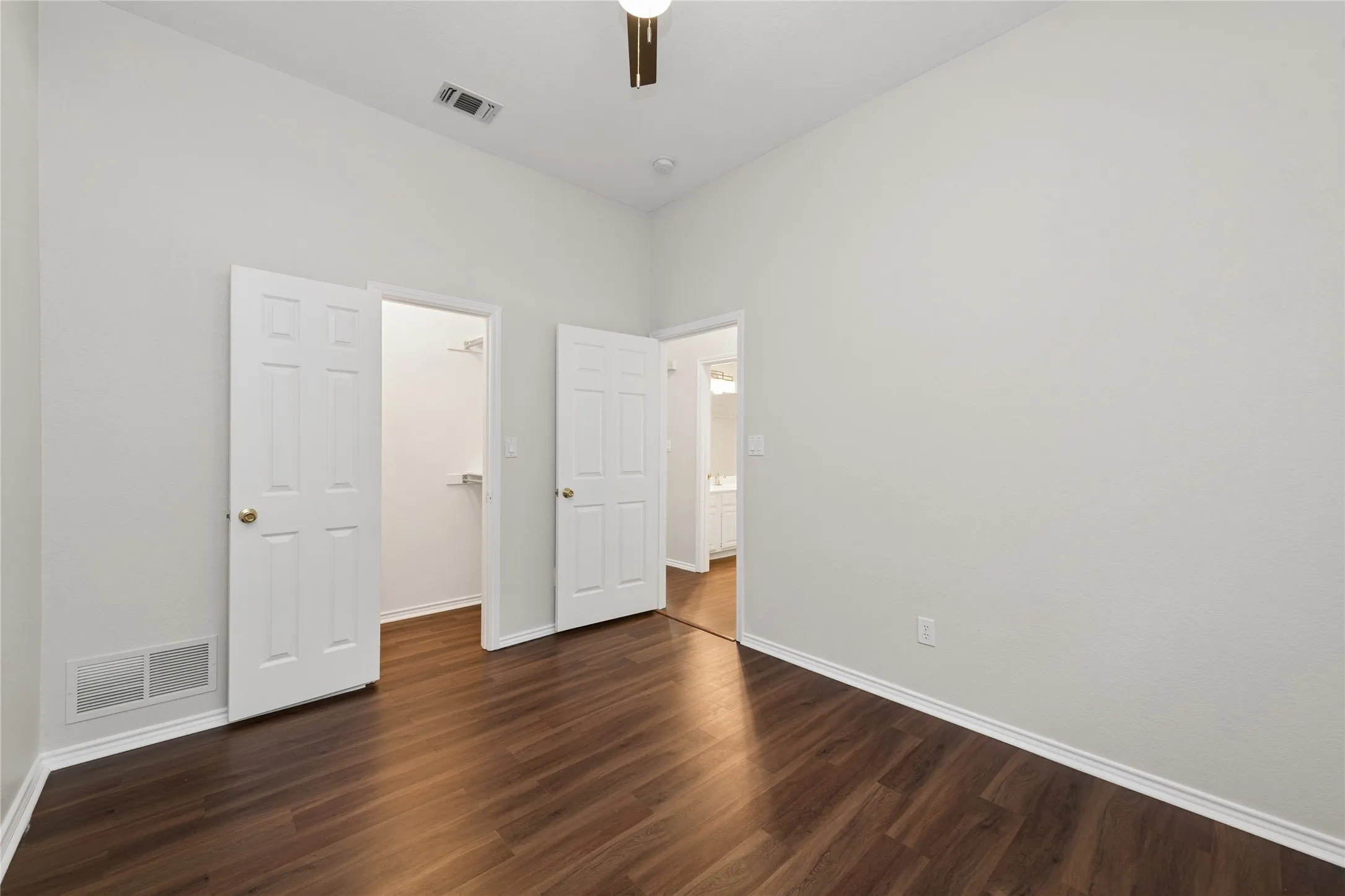 Single Family Residence For Sale in Collin County , 5202 Hawks Nest, Mc Kinney, Texas 75072, 3 Bedroom, 2 Bathroom, 2 Garage spaces, 1,796 Sqft, built in 1993, mls#21293124, Real Estate Agent in Mc Kinney, Homes For Sale in Collin county, Homes For Sale in Mc Kinney, Realtor in Mc Kinney Texas, Real Estate Brokerage Independent Realty Texas, Luminita Cordes Realtor