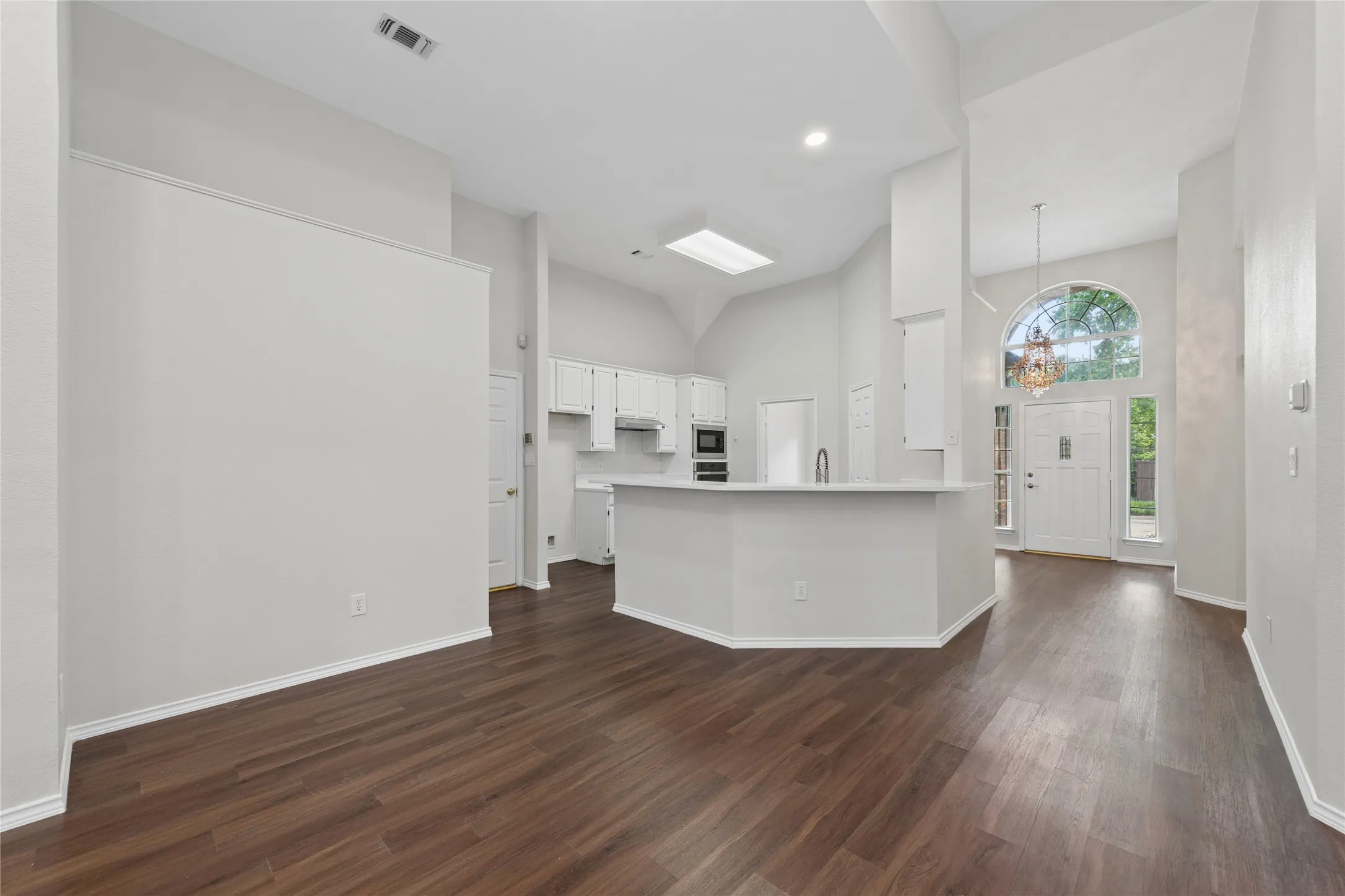Single Family Residence For Sale in Collin County , 5202 Hawks Nest, Mc Kinney, Texas 75072, 3 Bedroom, 2 Bathroom, 2 Garage spaces, 1,796 Sqft, built in 1993, mls#21293124, Real Estate Agent in Mc Kinney, Homes For Sale in Collin county, Homes For Sale in Mc Kinney, Realtor in Mc Kinney Texas, Real Estate Brokerage Independent Realty Texas, Luminita Cordes Realtor