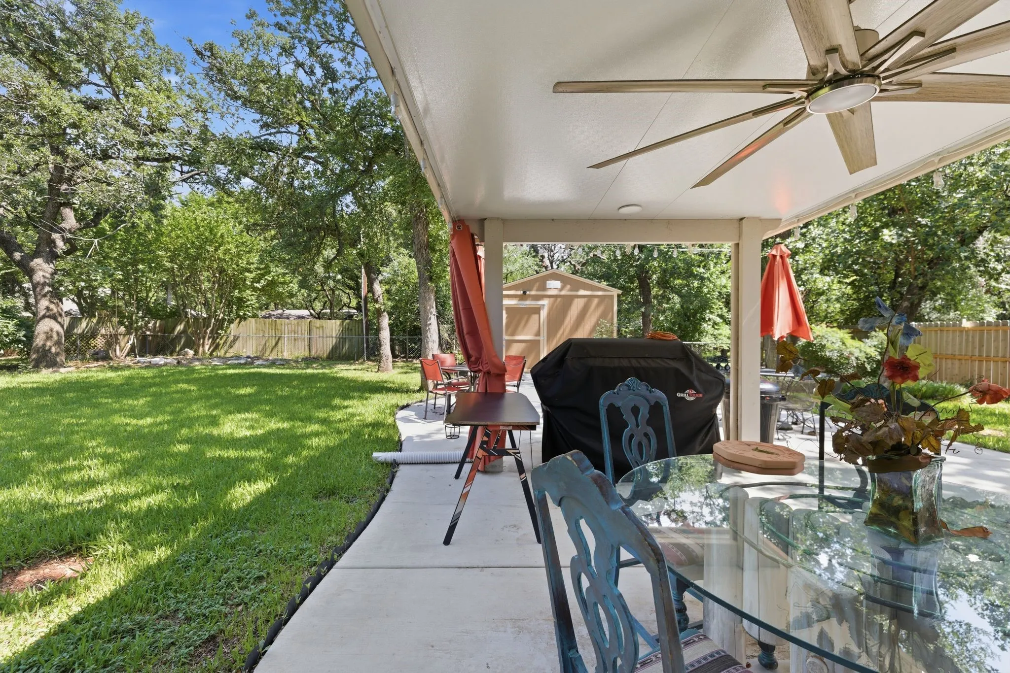 Single Family Residence For Sale in Hood County , 6309 Blackfoot Trail, De Cordova, Texas 76049, 3 Bedrooms, 2 Bathrooms, 2 Garage spaces, 1,863 Sqft, built in 1978, Price $329,900, mls#21293401, Real Estate Agent in De Cordova, Homes For Sale in Hood county, Homes For Sale in De Cordova, Realtor in De Cordova Texas, Real Estate Brokerage Independent Realty Texas, Luminita Cordes Realtor