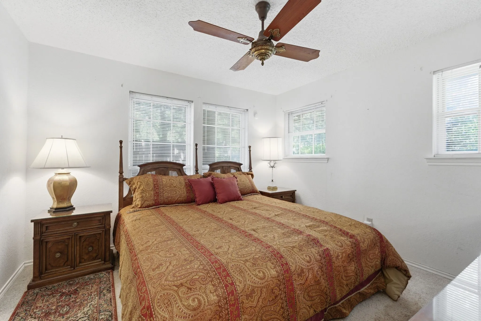 Single Family Residence For Sale in Hood County , 6309 Blackfoot Trail, De Cordova, Texas 76049, 3 Bedrooms, 2 Bathrooms, 2 Garage spaces, 1,863 Sqft, built in 1978, Price $329,900, mls#21293401, Real Estate Agent in De Cordova, Homes For Sale in Hood county, Homes For Sale in De Cordova, Realtor in De Cordova Texas, Real Estate Brokerage Independent Realty Texas, Luminita Cordes Realtor
