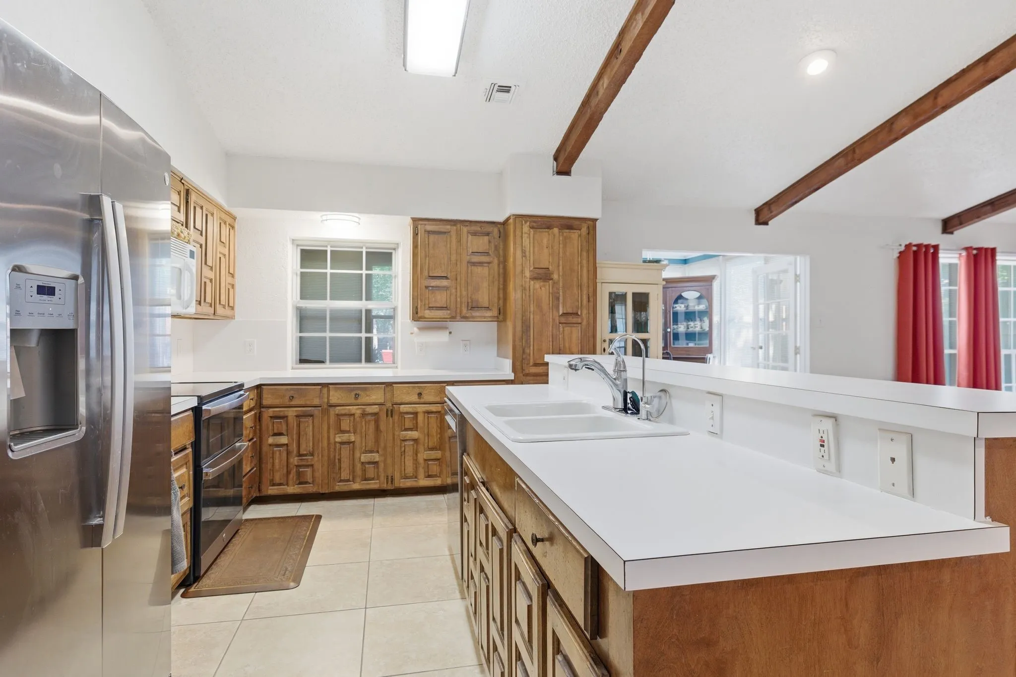 Single Family Residence For Sale in Hood County , 6309 Blackfoot Trail, De Cordova, Texas 76049, 3 Bedrooms, 2 Bathrooms, 2 Garage spaces, 1,863 Sqft, built in 1978, Price $329,900, mls#21293401, Real Estate Agent in De Cordova, Homes For Sale in Hood county, Homes For Sale in De Cordova, Realtor in De Cordova Texas, Real Estate Brokerage Independent Realty Texas, Luminita Cordes Realtor