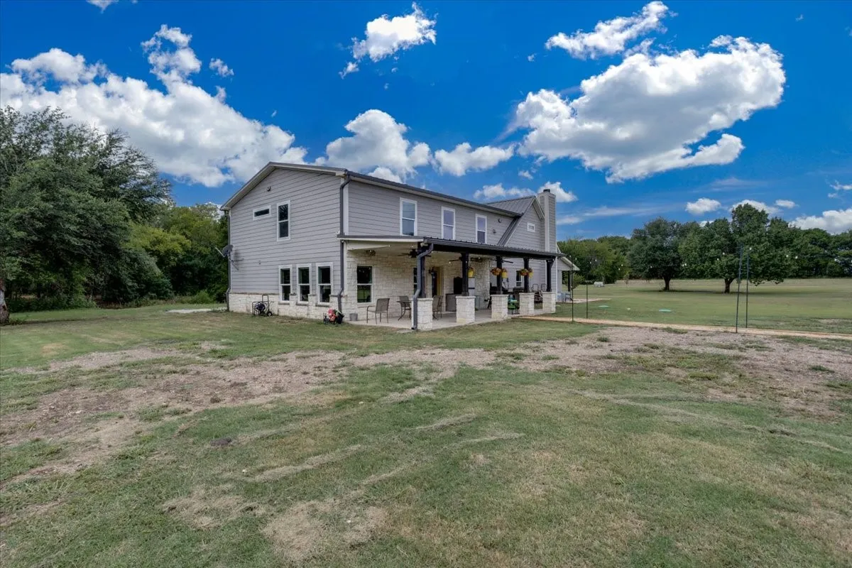 Single Family Residence For Sale in Ellis County , 521 Bakers Branch Road, Waxahachie, Texas 75167, 5 Bedroom, 4 Bathroom, Garage spaces, 3,550 Sqft, built in 2017, mls#21293722, Real Estate Agent in Waxahachie, Homes For Sale in Ellis county, Homes For Sale in Waxahachie, Realtor in Waxahachie Texas, Real Estate Brokerage Independent Realty Texas, Luminita Cordes Realtor