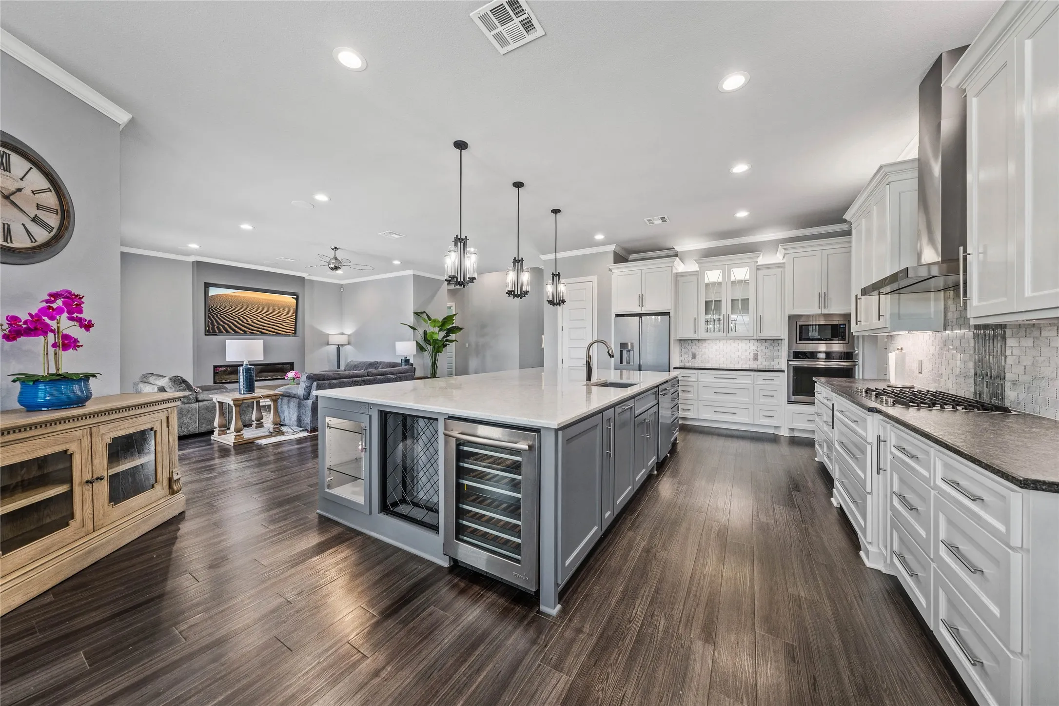 Single Family Residence For Sale in Mc Lennan County , 104 Chalet Lane, Waco, Texas 76712, 4 Bedroom, 4 Bathroom, 3 Garage spaces, 3,053 Sqft, built in 2018, Price $1,200,000, mls#21293685, Real Estate Agent in Waco, Homes For Sale in Mc Lennan county, Homes For Sale in Waco, Realtor in Waco Texas, Real Estate Brokerage Independent Realty Texas, Luminita Cordes Realtor