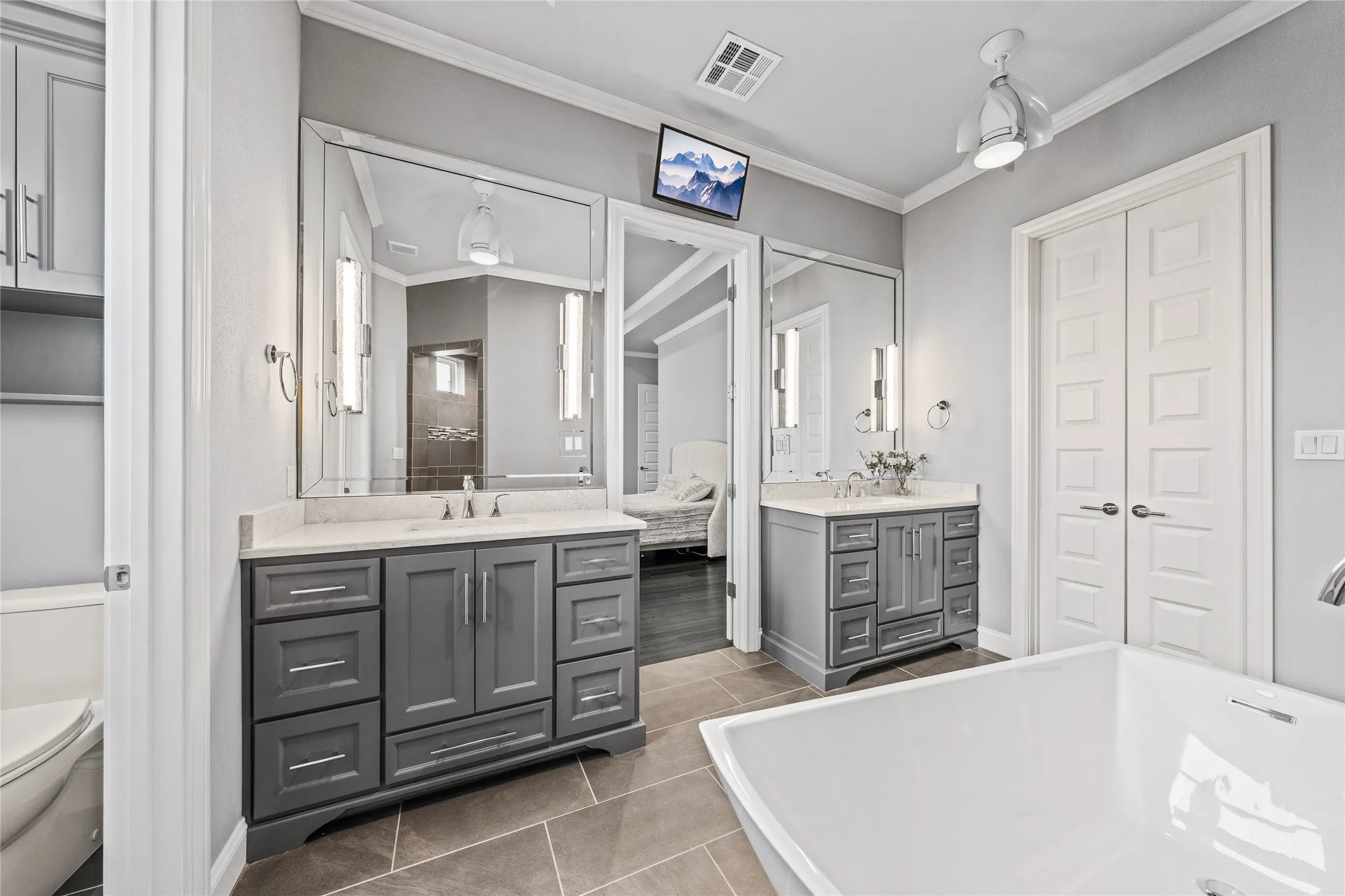 Single Family Residence For Sale in Mc Lennan County , 104 Chalet Lane, Waco, Texas 76712, 4 Bedroom, 4 Bathroom, 3 Garage spaces, 3,053 Sqft, built in 2018, Price $1,200,000, mls#21293685, Real Estate Agent in Waco, Homes For Sale in Mc Lennan county, Homes For Sale in Waco, Realtor in Waco Texas, Real Estate Brokerage Independent Realty Texas, Luminita Cordes Realtor