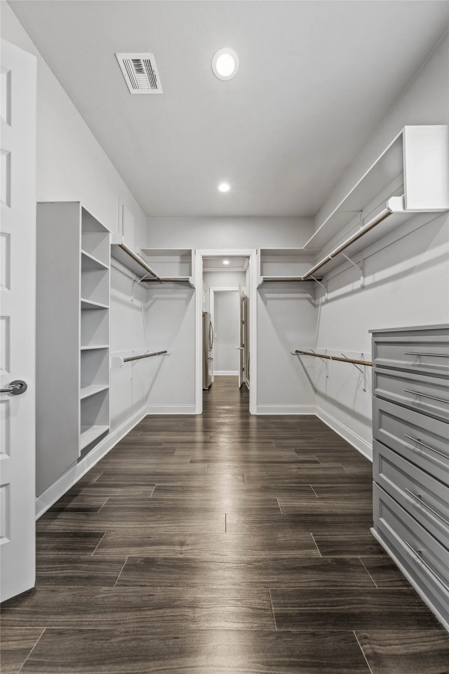 Single Family Residence For Sale in Mc Lennan County , 104 Chalet Lane, Waco, Texas 76712, 4 Bedroom, 4 Bathroom, 3 Garage spaces, 3,053 Sqft, built in 2018, Price $1,200,000, mls#21293685, Real Estate Agent in Waco, Homes For Sale in Mc Lennan county, Homes For Sale in Waco, Realtor in Waco Texas, Real Estate Brokerage Independent Realty Texas, Luminita Cordes Realtor