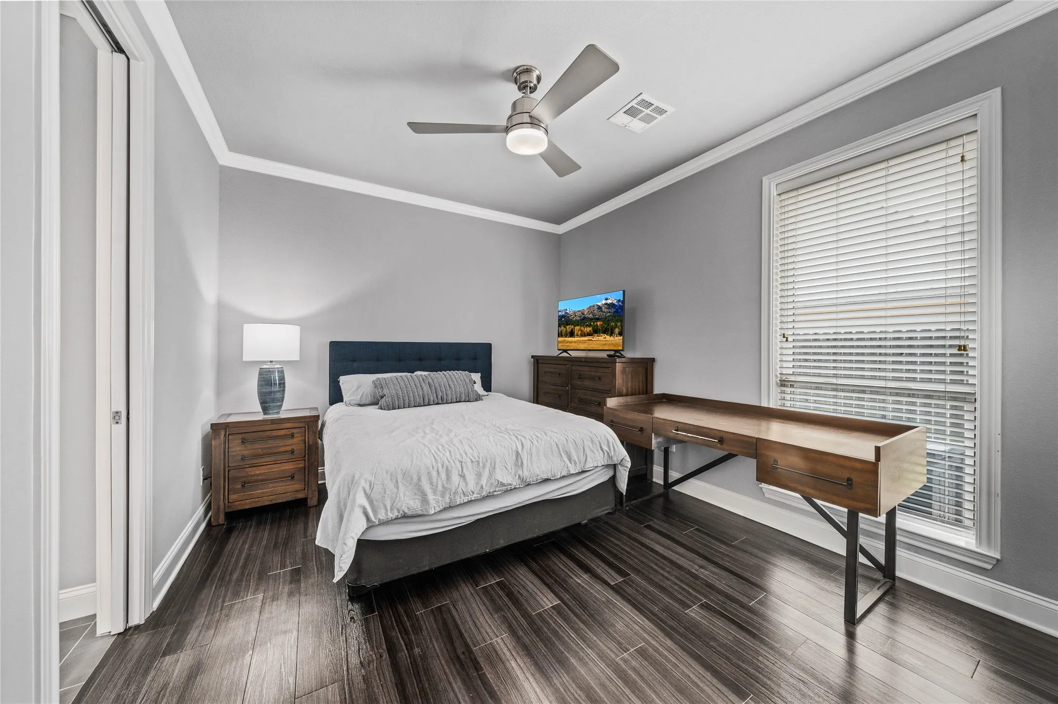 Single Family Residence For Sale in Mc Lennan County , 104 Chalet Lane, Waco, Texas 76712, 4 Bedroom, 4 Bathroom, 3 Garage spaces, 3,053 Sqft, built in 2018, Price $1,200,000, mls#21293685, Real Estate Agent in Waco, Homes For Sale in Mc Lennan county, Homes For Sale in Waco, Realtor in Waco Texas, Real Estate Brokerage Independent Realty Texas, Luminita Cordes Realtor