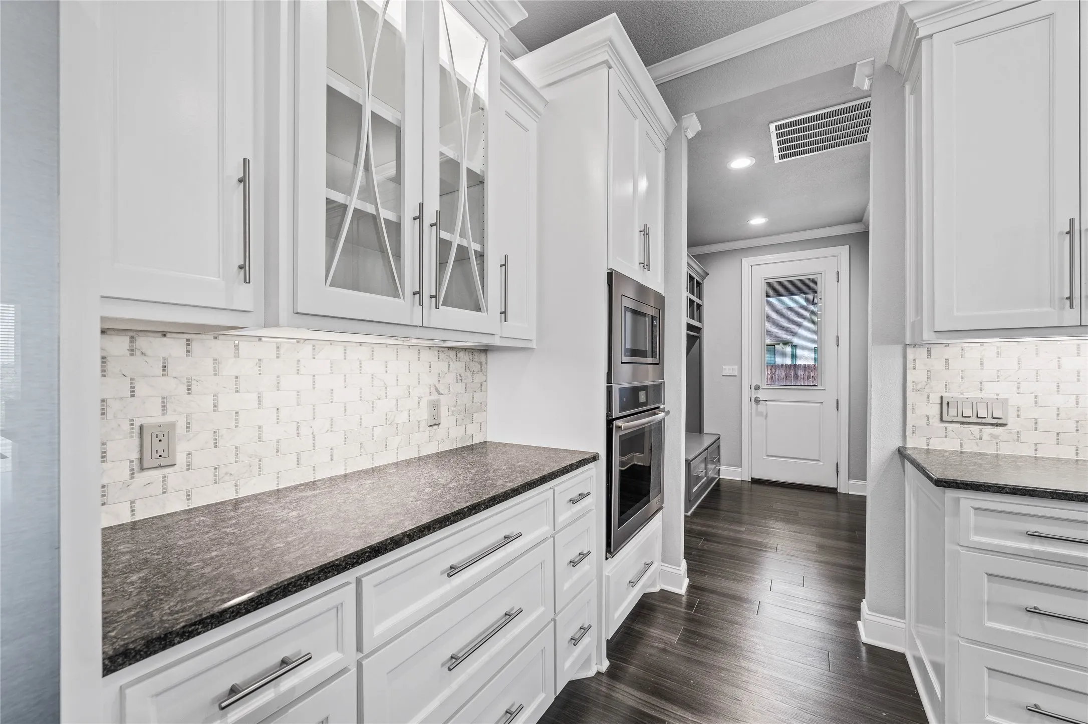 Single Family Residence For Sale in Mc Lennan County , 104 Chalet Lane, Waco, Texas 76712, 4 Bedroom, 4 Bathroom, 3 Garage spaces, 3,053 Sqft, built in 2018, Price $1,200,000, mls#21293685, Real Estate Agent in Waco, Homes For Sale in Mc Lennan county, Homes For Sale in Waco, Realtor in Waco Texas, Real Estate Brokerage Independent Realty Texas, Luminita Cordes Realtor