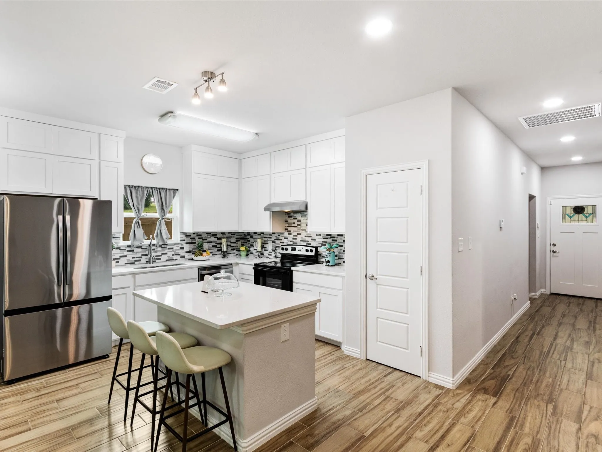 Single Family Residence For Sale in Dallas County , 2963 Simpson Stuart Road, Dallas, Texas 75241, 3 Bedroom, 2 Bathroom, 2 Garage spaces, 1,295 Sqft, built in 2024, mls#21293622, Real Estate Agent in Dallas, Homes For Sale in Dallas county, Homes For Sale in Dallas, Realtor in Dallas Texas, Real Estate Brokerage Independent Realty Texas, Luminita Cordes Realtor