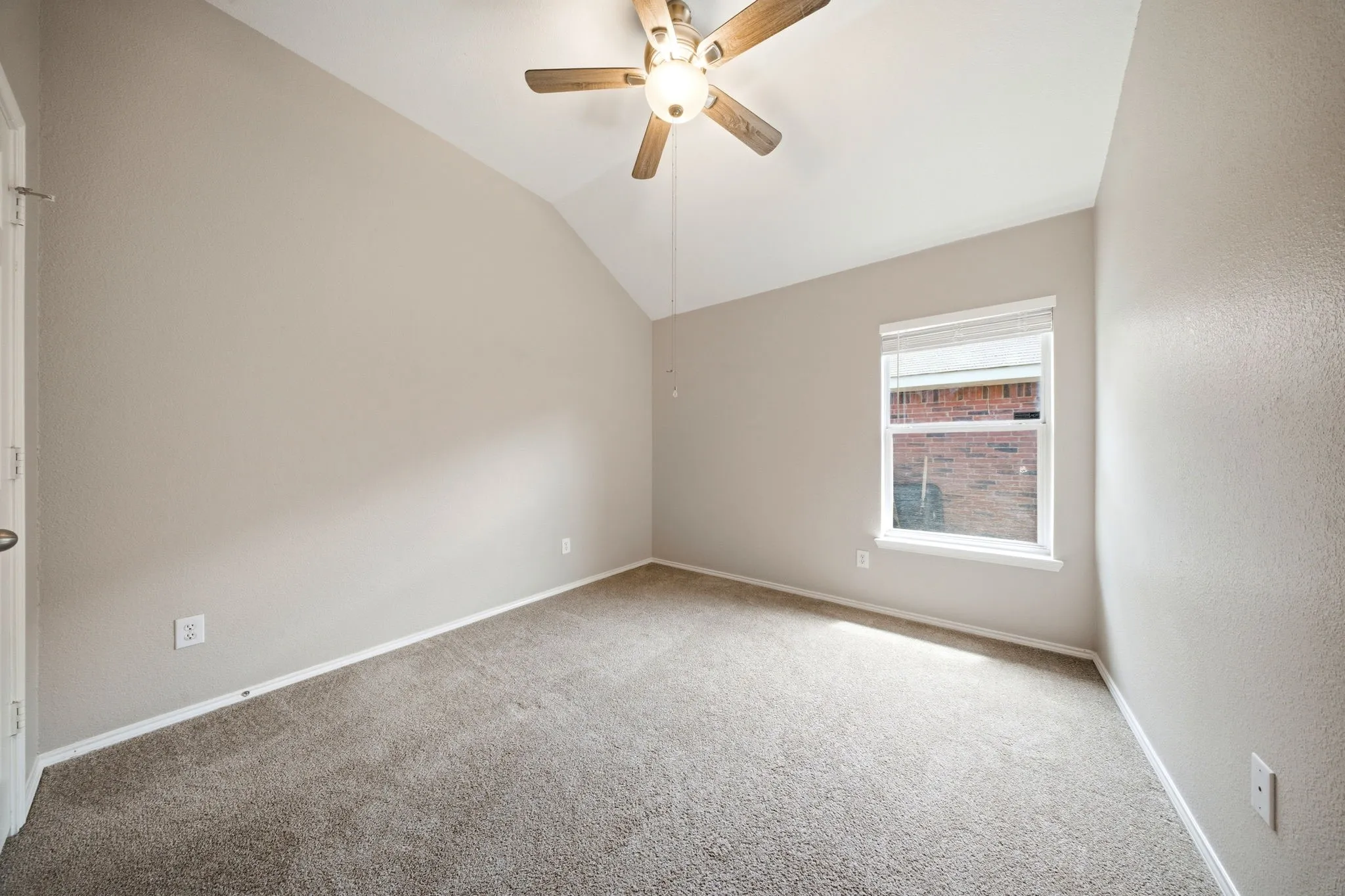 Single Family Residence For Sale in Kaufman County , 1018 Kimbro Drive, Forney, Texas 75126, 4 Bedroom, 2 Bathroom, 2 Garage spaces, 1,828 Sqft, built in 2005, mls#21291071, Real Estate Agent in Forney, Homes For Sale in Kaufman county, Homes For Sale in Forney, Realtor in Forney Texas, Real Estate Brokerage Independent Realty Texas, Luminita Cordes Realtor