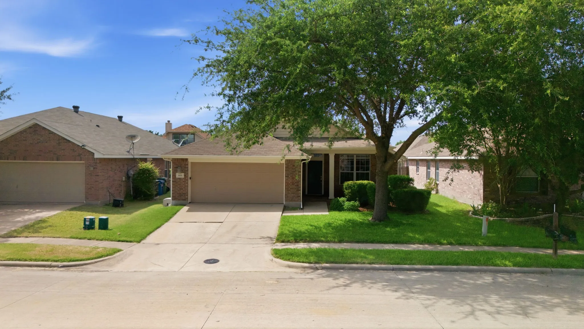 Single Family Residence For Sale in Kaufman County , 1018 Kimbro Drive, Forney, Texas 75126, 4 Bedroom, 2 Bathroom, 2 Garage spaces, 1,828 Sqft, built in 2005, mls#21291071, Real Estate Agent in Forney, Homes For Sale in Kaufman county, Homes For Sale in Forney, Realtor in Forney Texas, Real Estate Brokerage Independent Realty Texas, Luminita Cordes Realtor